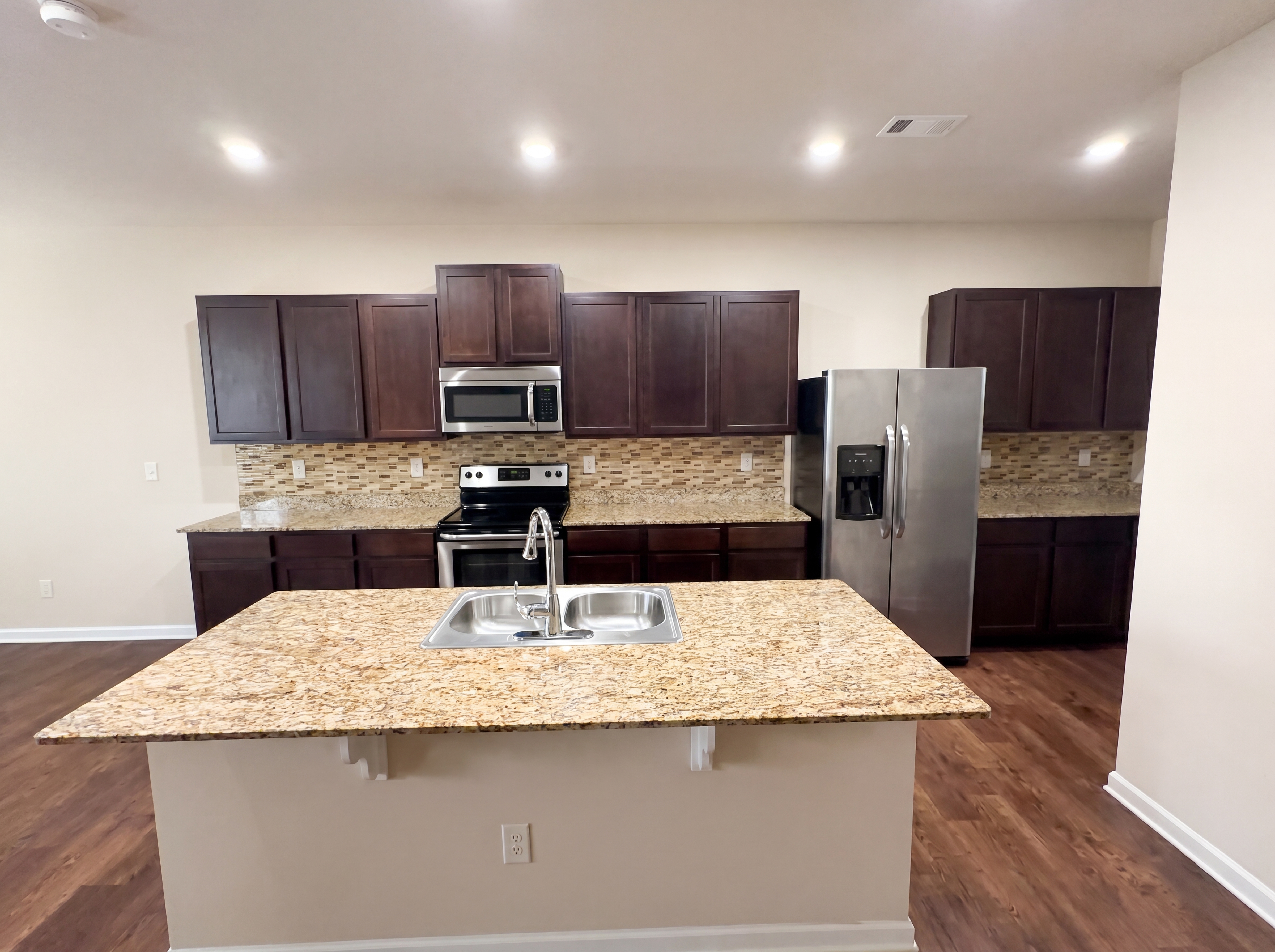 Photo 2 of 39 of 8496 Glenview St, Douglasville, GA