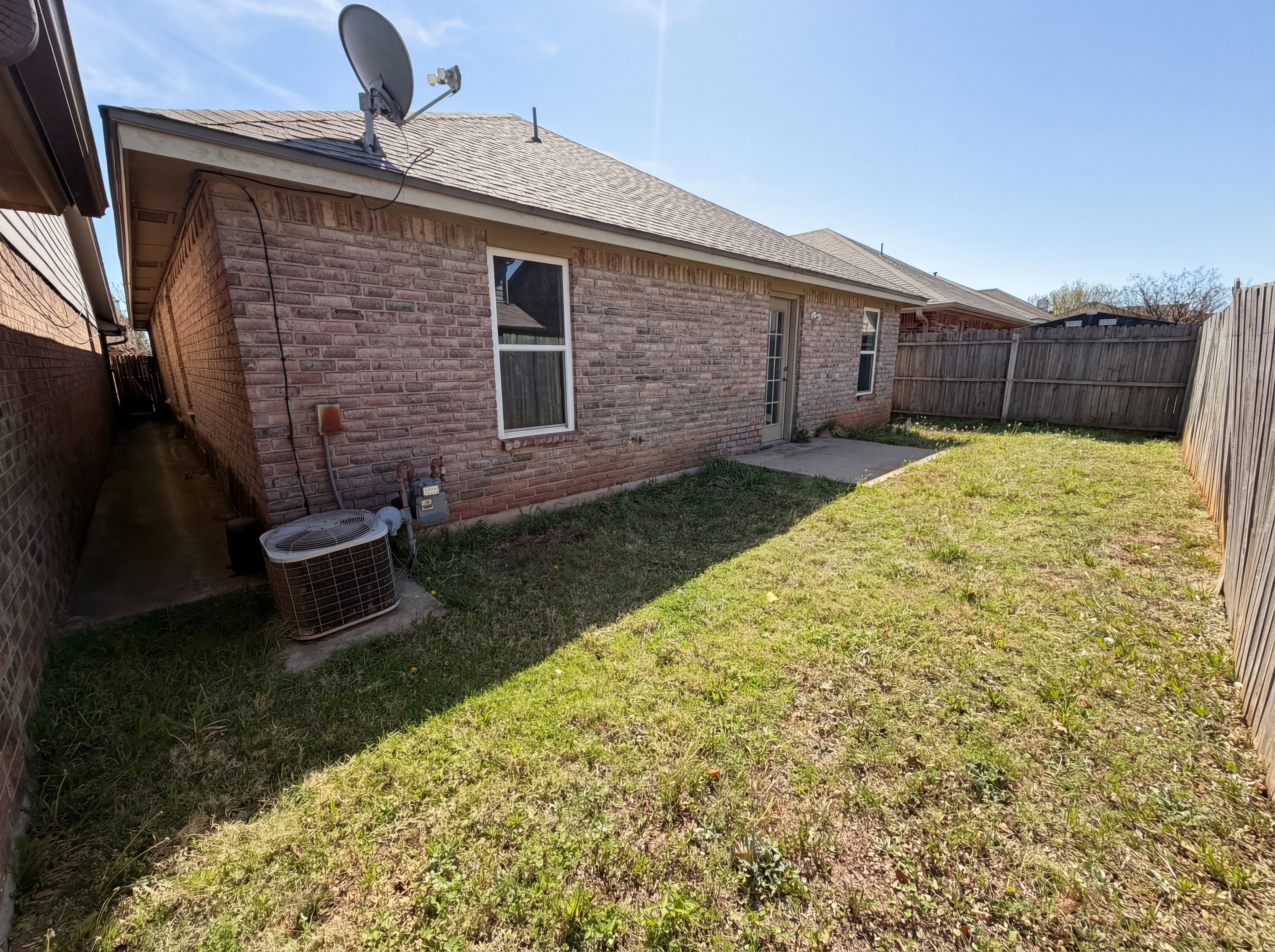 Photo 5 of 17 of 12917 Meadows Dr, Oklahoma City, OK