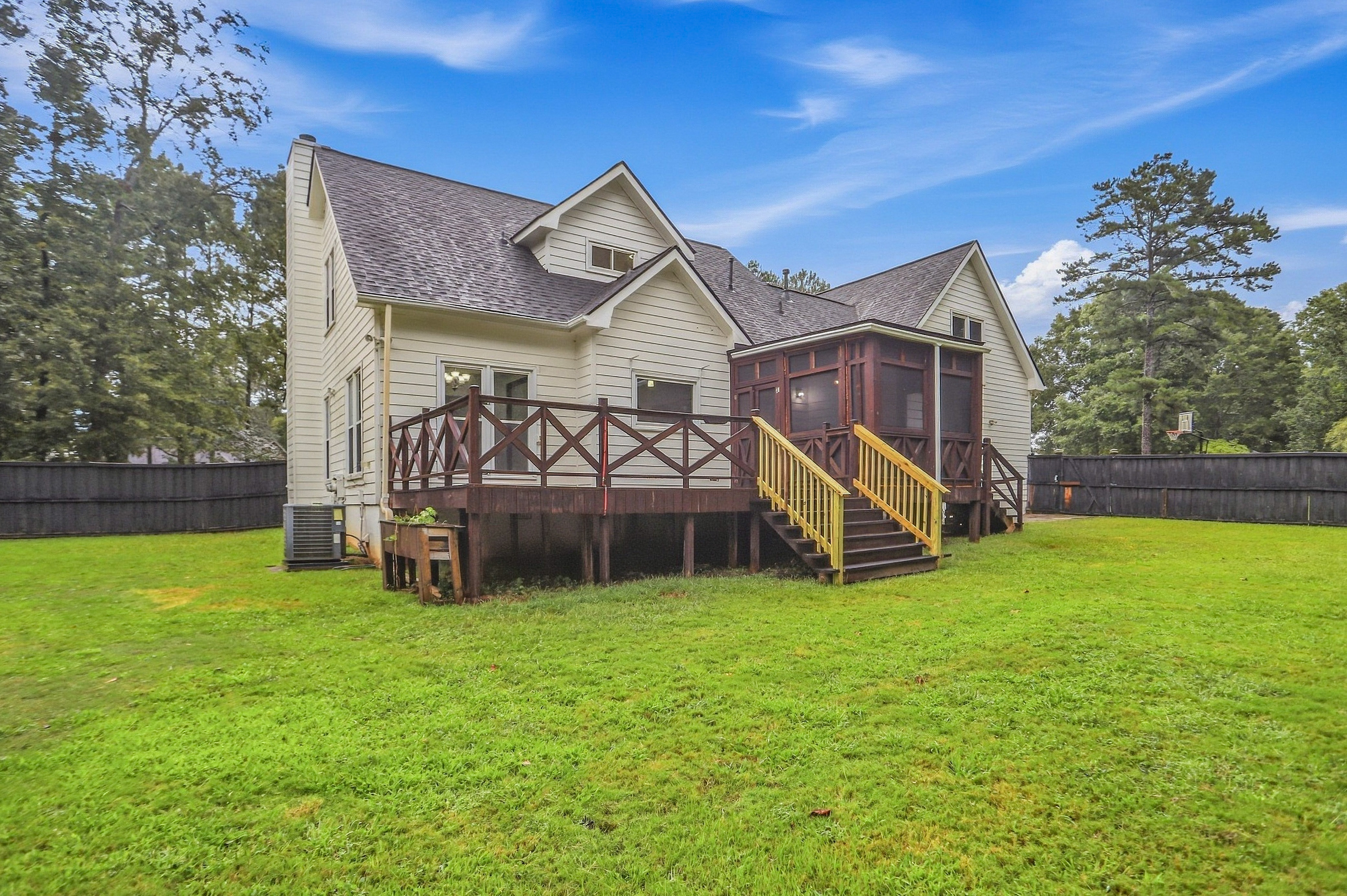 Photo 32 of 40 of 1025 Crown Corners Dr, McDonough, GA