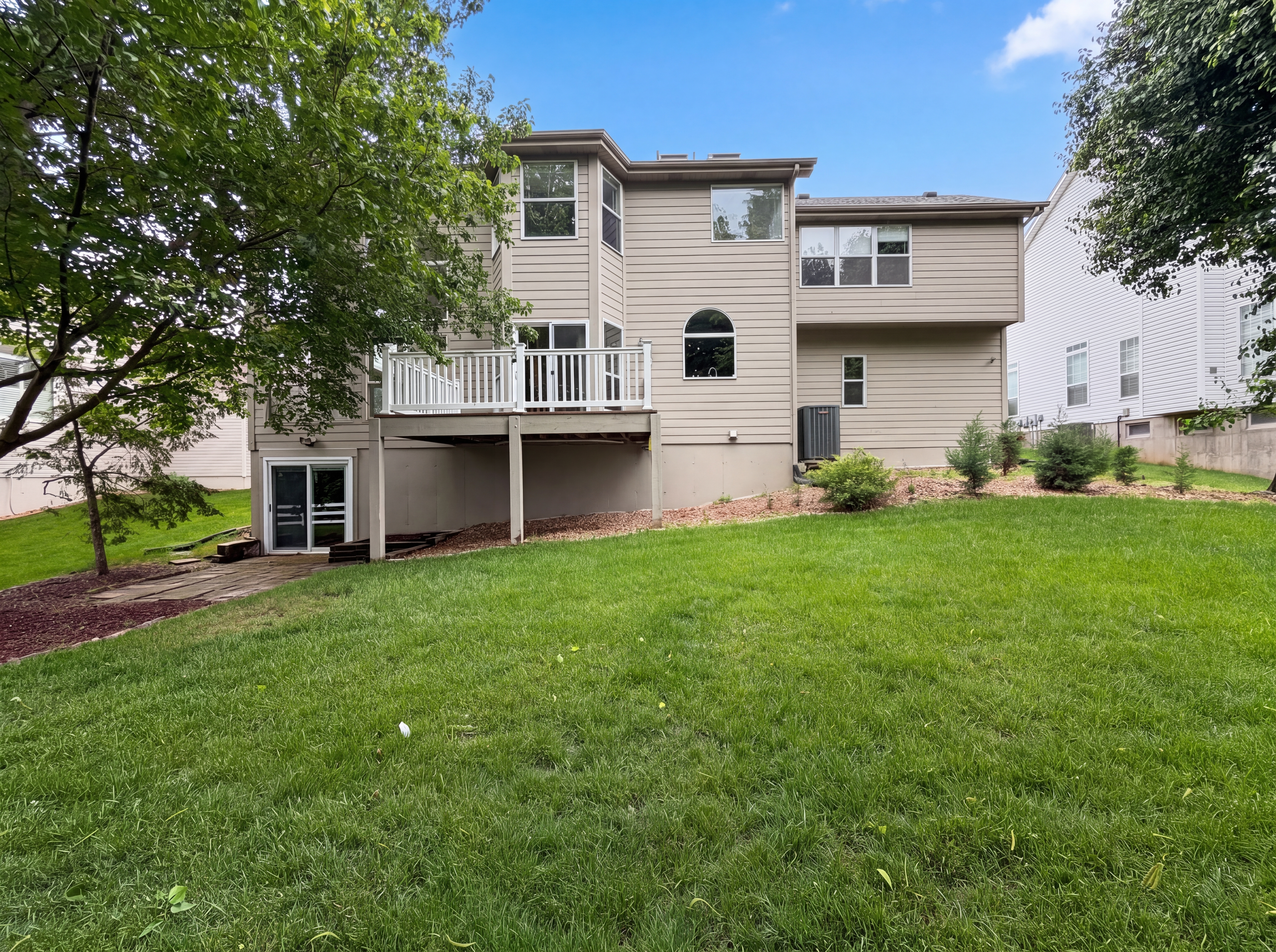 Photo 5 of 33 of 1311 Norwood Hills Dr, O Fallon, MO
