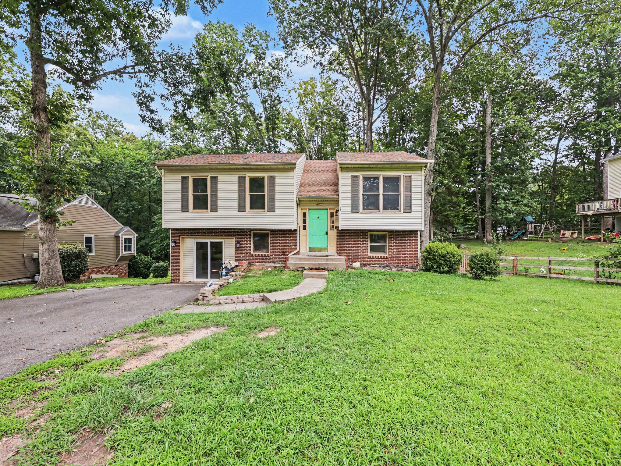 Photo 2 of 46 of 10711 Chesterwood Dr, Spotsylvania, VA
