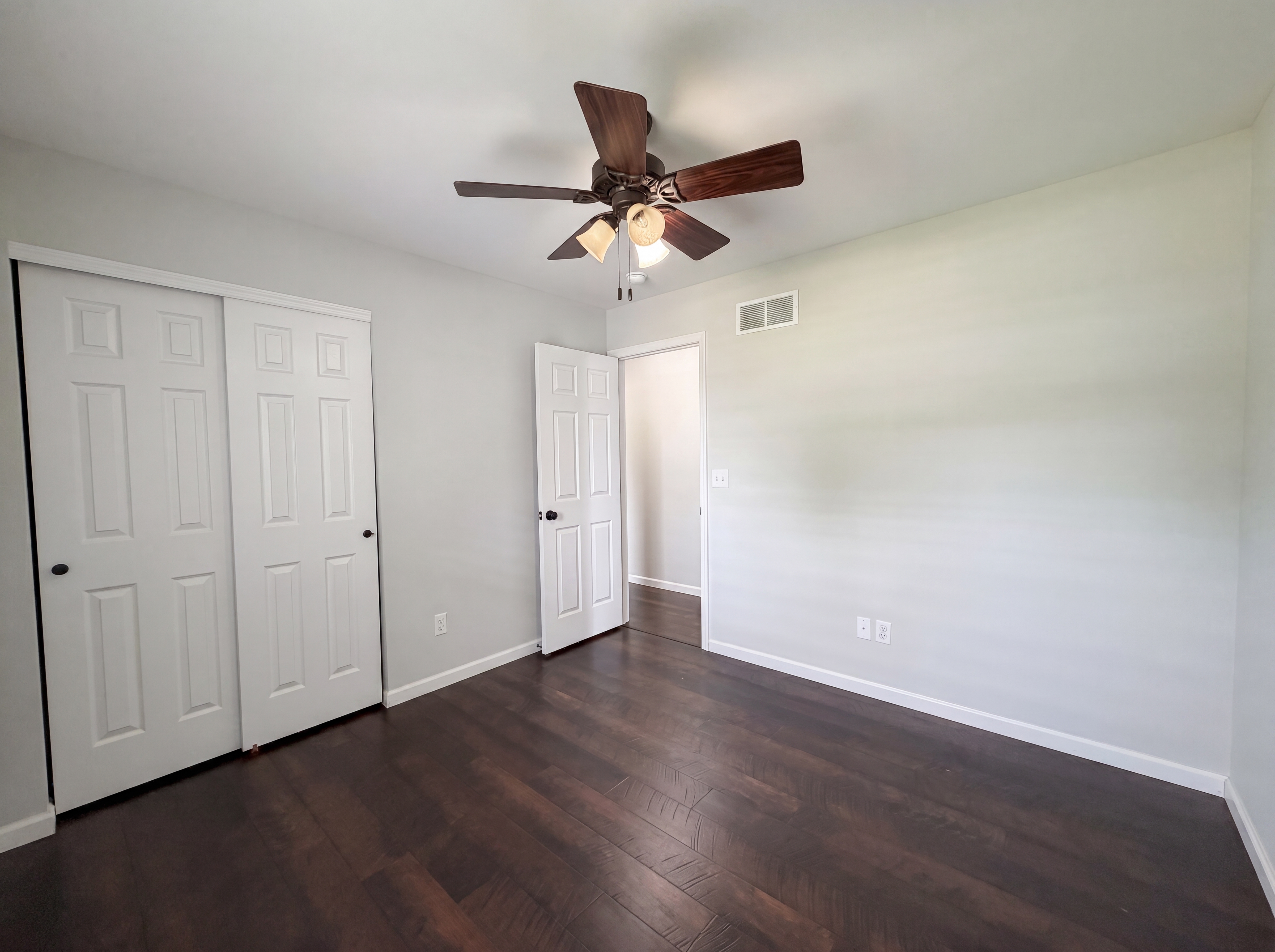 Photo 9 of 28 of 139 Palace Way Dr, Troy, MO