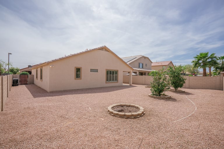 Photo 5 of 30 - 14226 Shaw Butte Dr N, Surprise, AZ 85379