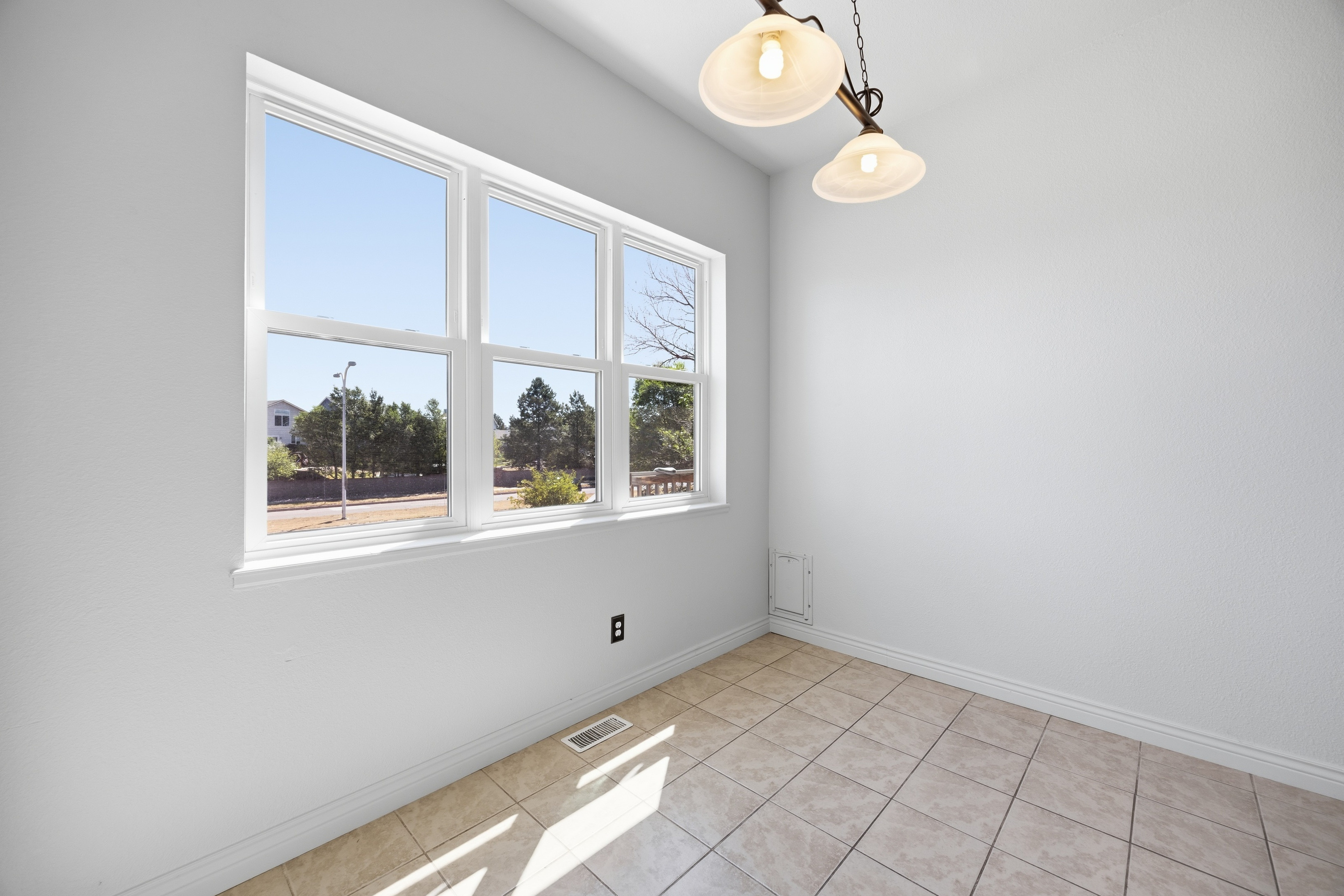Photo 17 of 55 of 6650 Riata Ct, Colorado Springs, CO