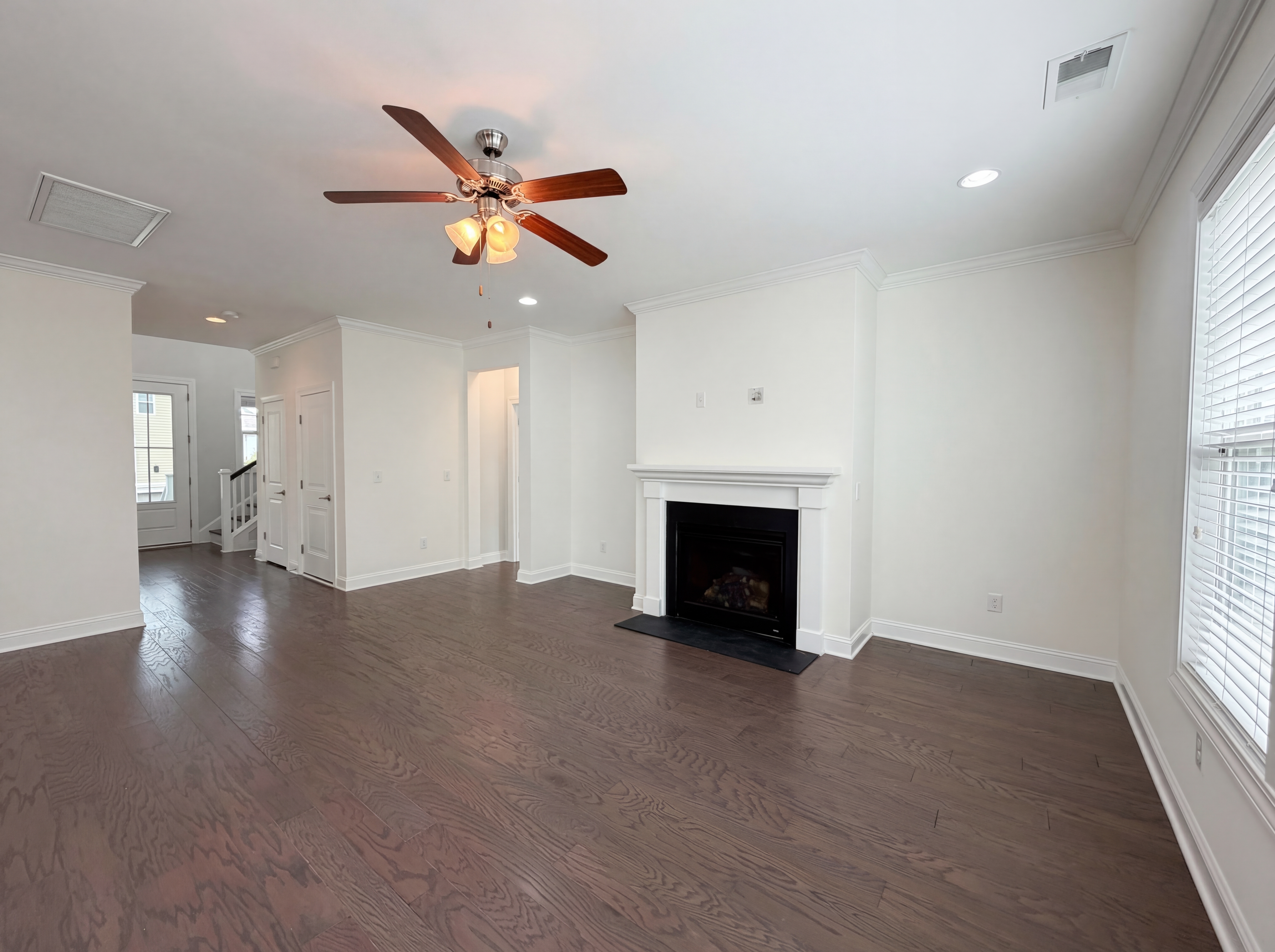 Photo 10 of 23 of 1557 Fort Palmetto Cir, Mount Pleasant, SC