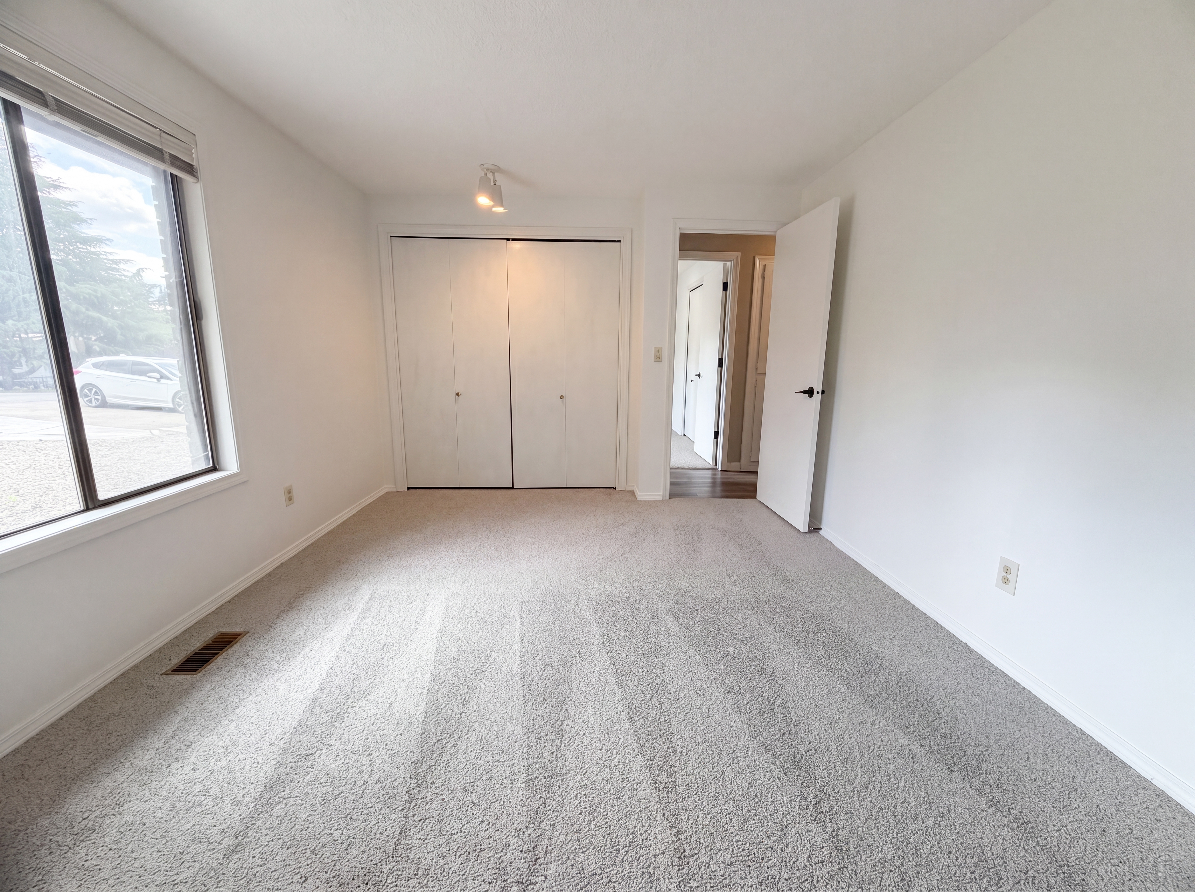 Photo 10 of 16 of 4246 Spring Rock Cir, West Linn, OR