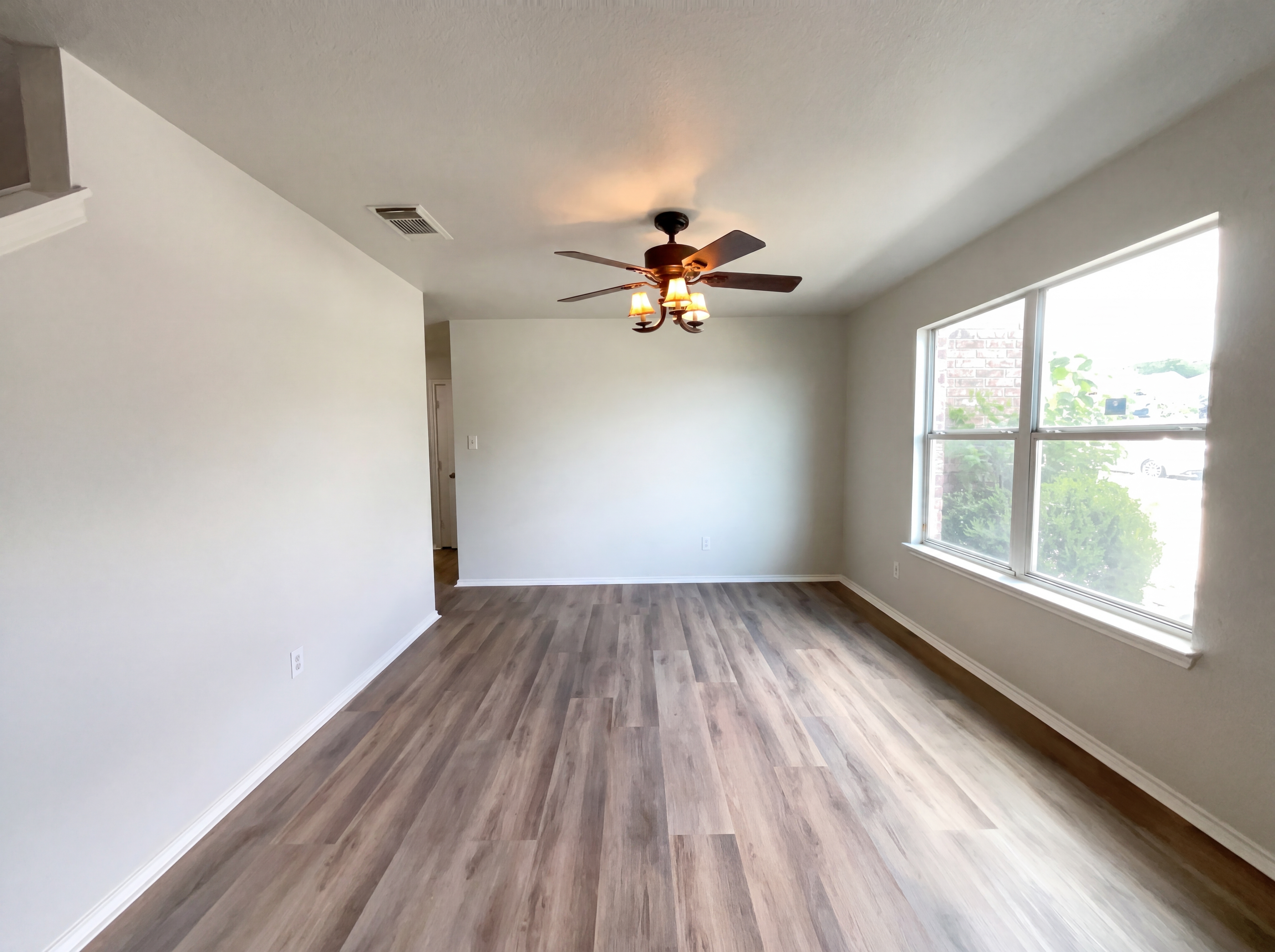 Photo 3 of 21 of 11010 Vollmer Ln, San Antonio, TX