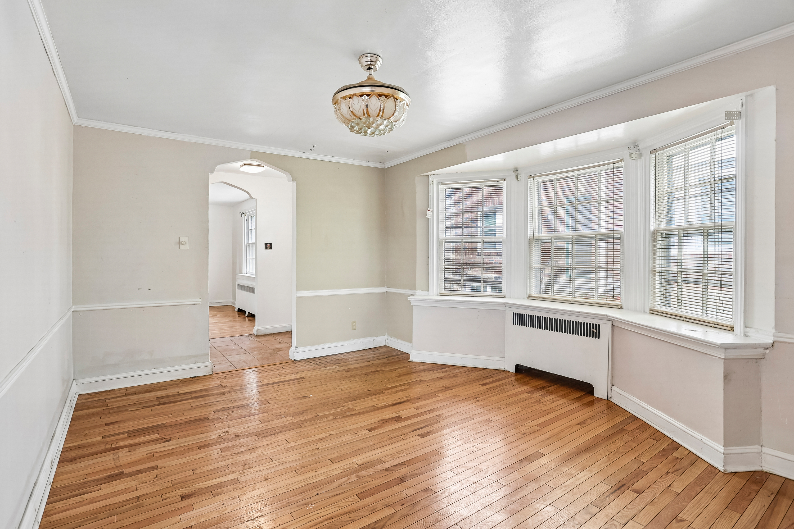 Photo 3 of 45 of 727 Cypress St, Lansdowne, PA