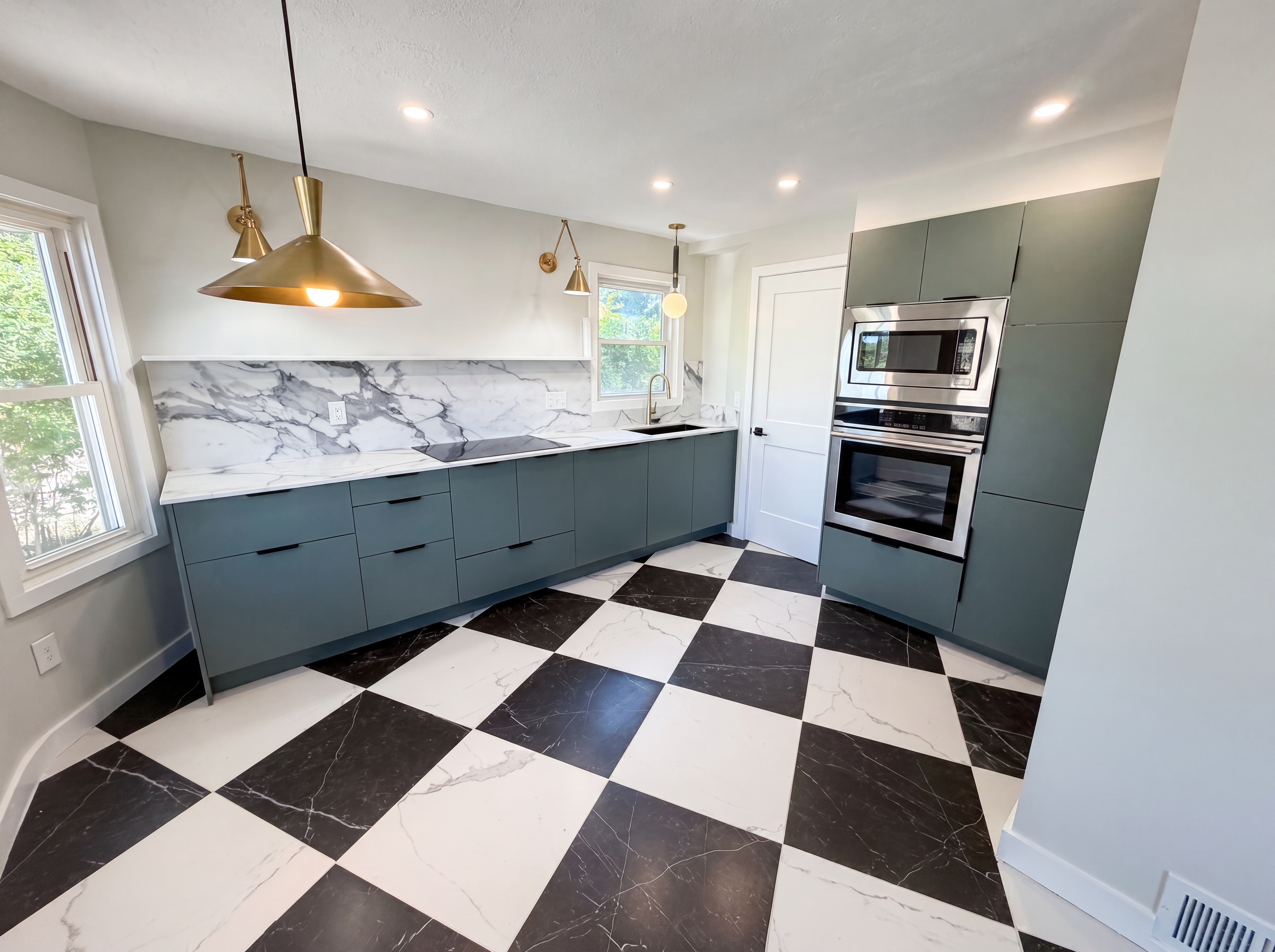 Photo 7 of 28 of 492 Algene St, Lake Orion, MI