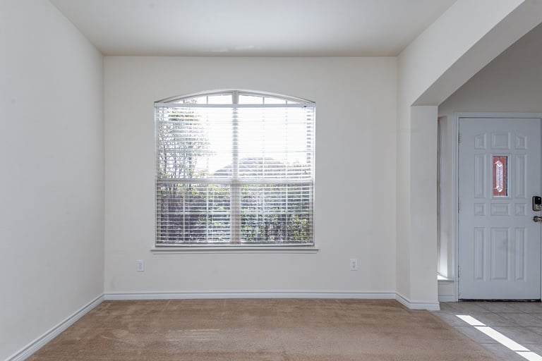 Photo 12 of 33 - 7715 Longbow Ln, Arlington, TX 76002