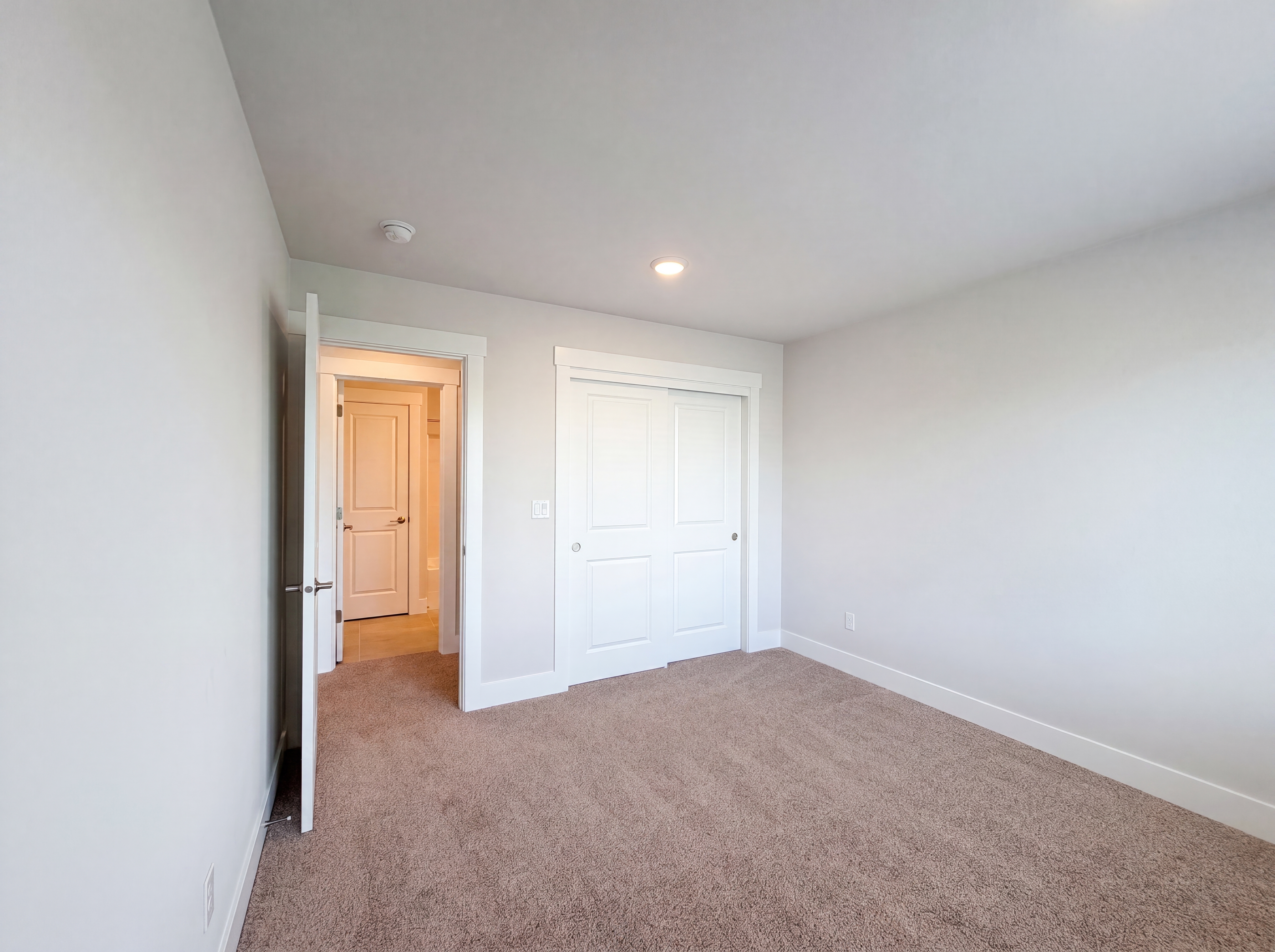 Photo 15 of 24 of 12706 SW Incline Dr, Beaverton, OR