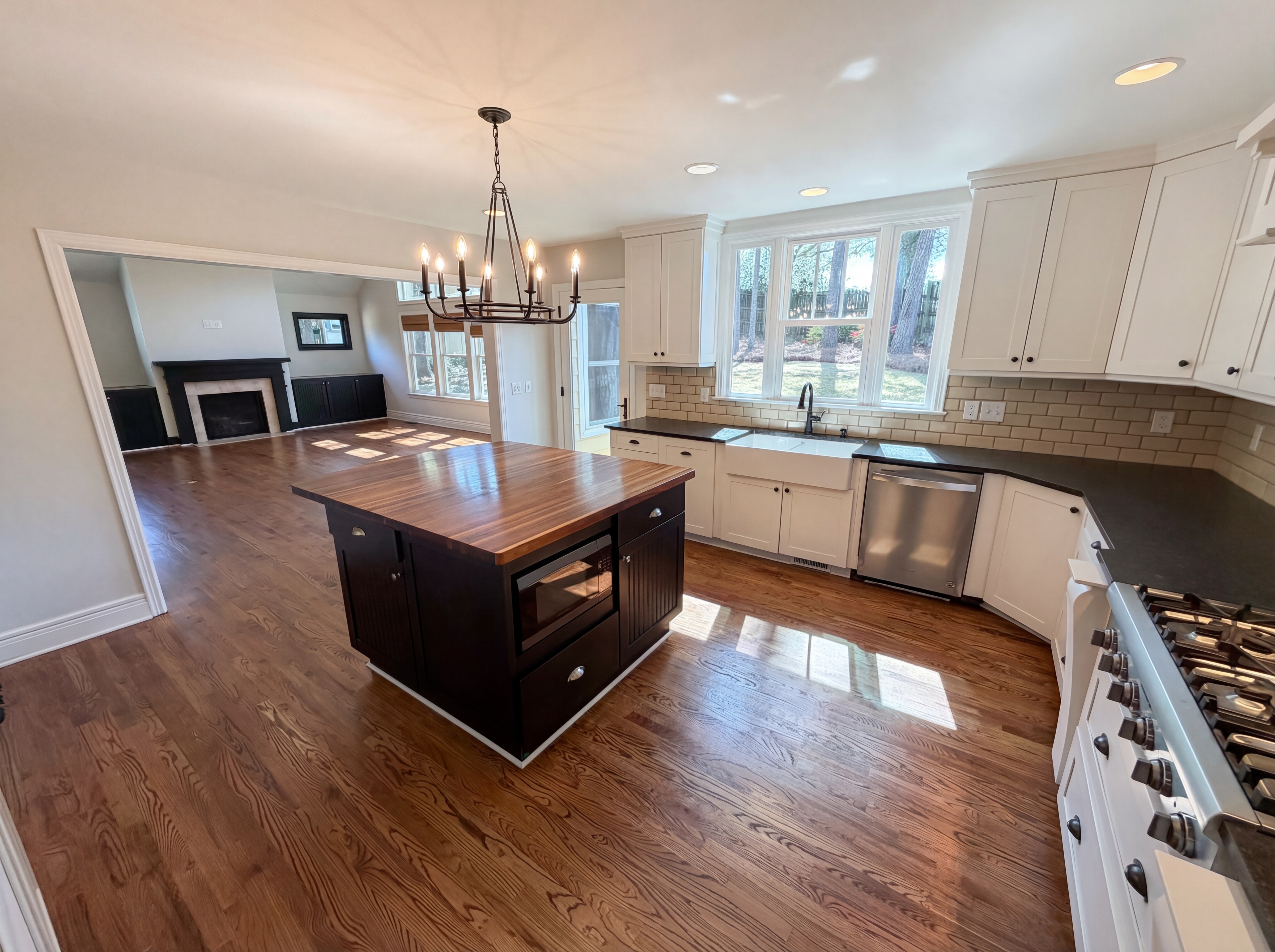 Photo 21 of 32 of 4467 Woodlark Ln, Charlotte, NC
