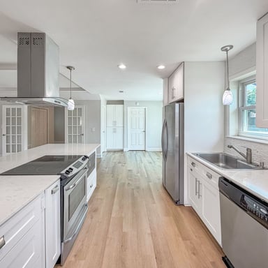 Property photo 2 of 100 W Pleasantview Dr