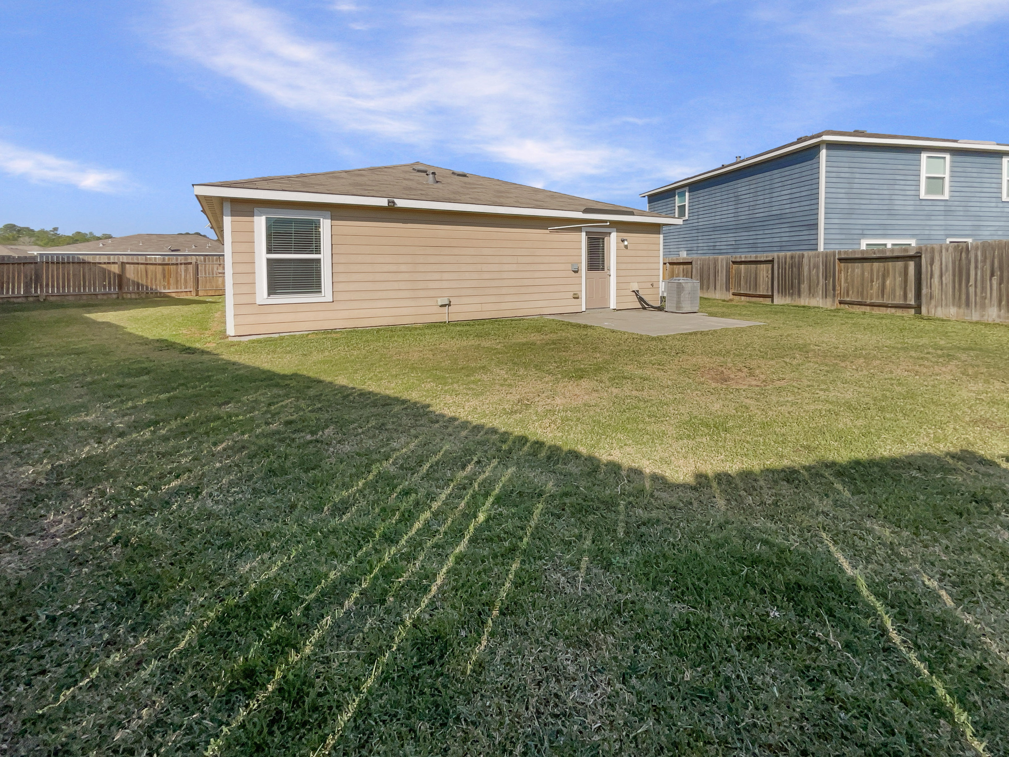 Photo 7 of 17 of 28025 Irving Dr, Magnolia, TX