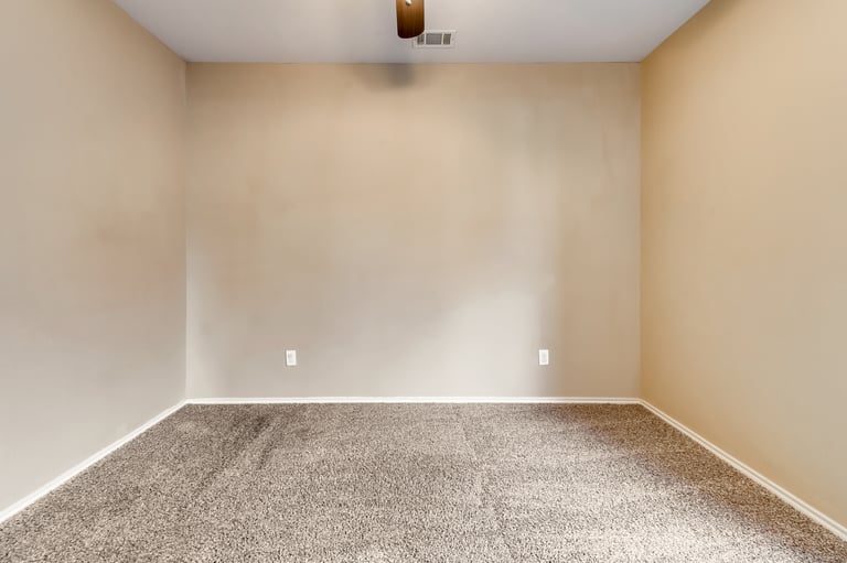 Photo 23 of 28 - 7254 Summit Parc Dr, Dallas, TX 75249