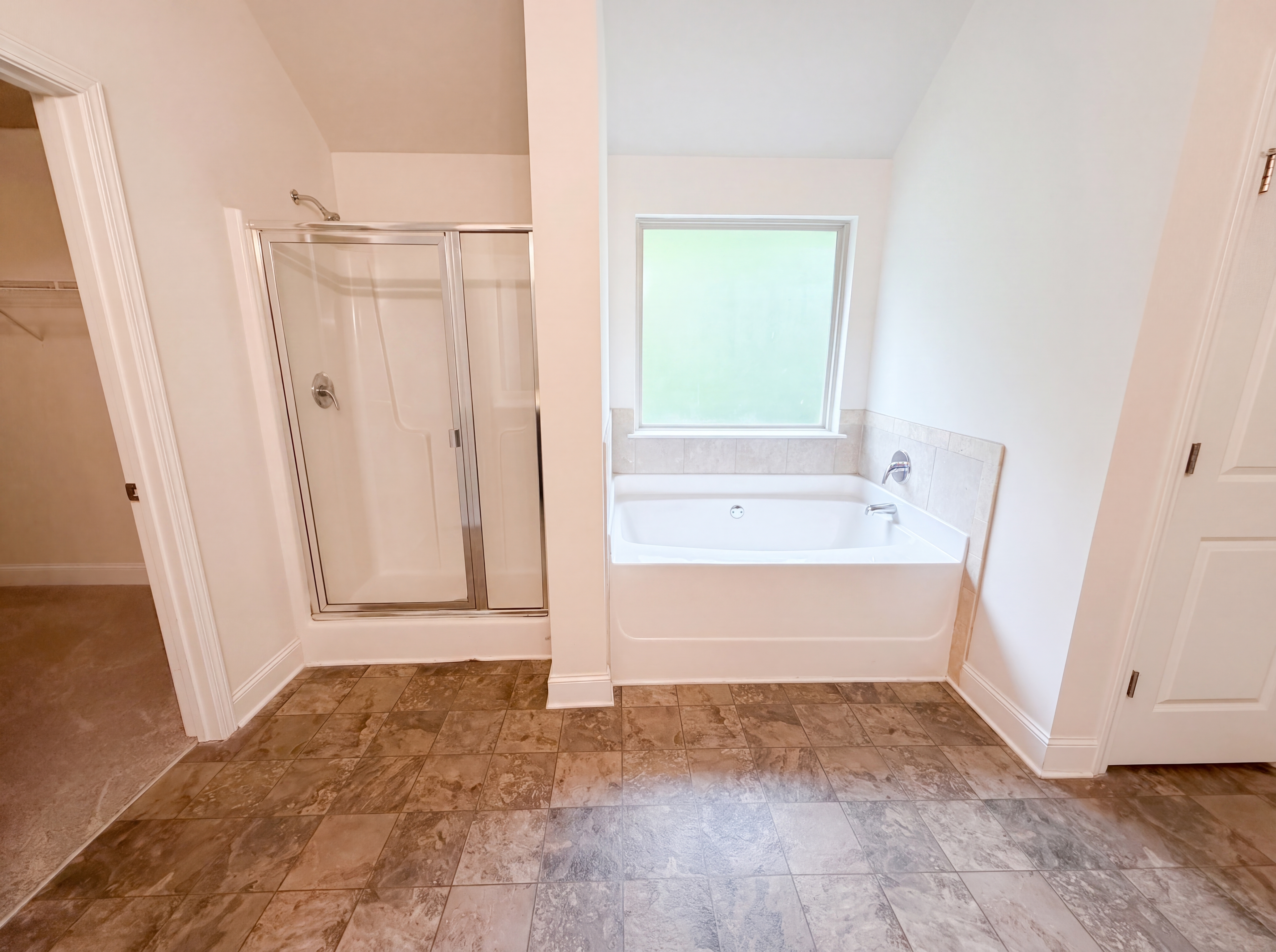 Photo 15 of 19 of 2627 Glenbrook Ln, Conyers, GA