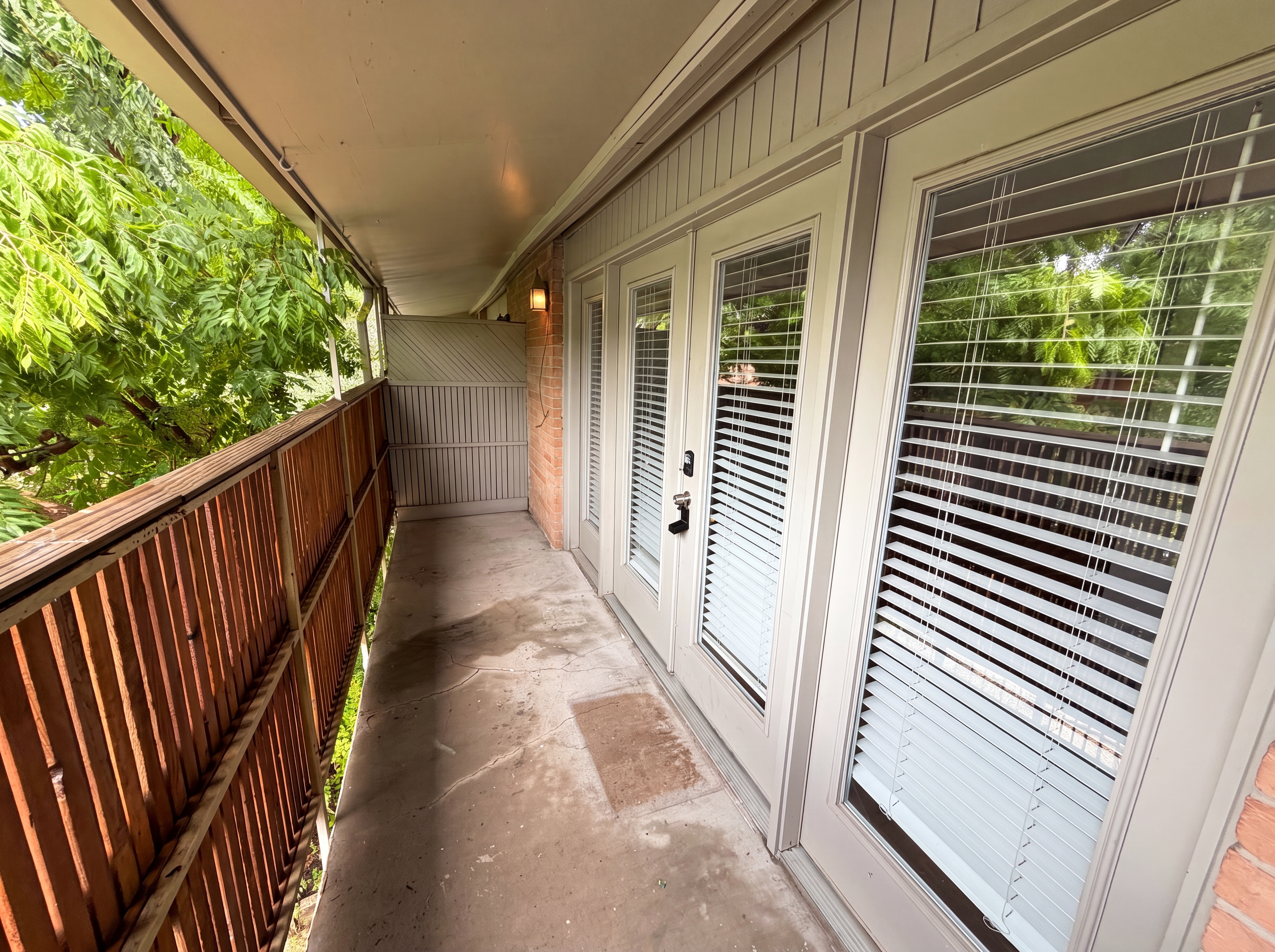 Photo 14 of 17 of 3938 W Alabama St, Houston, TX