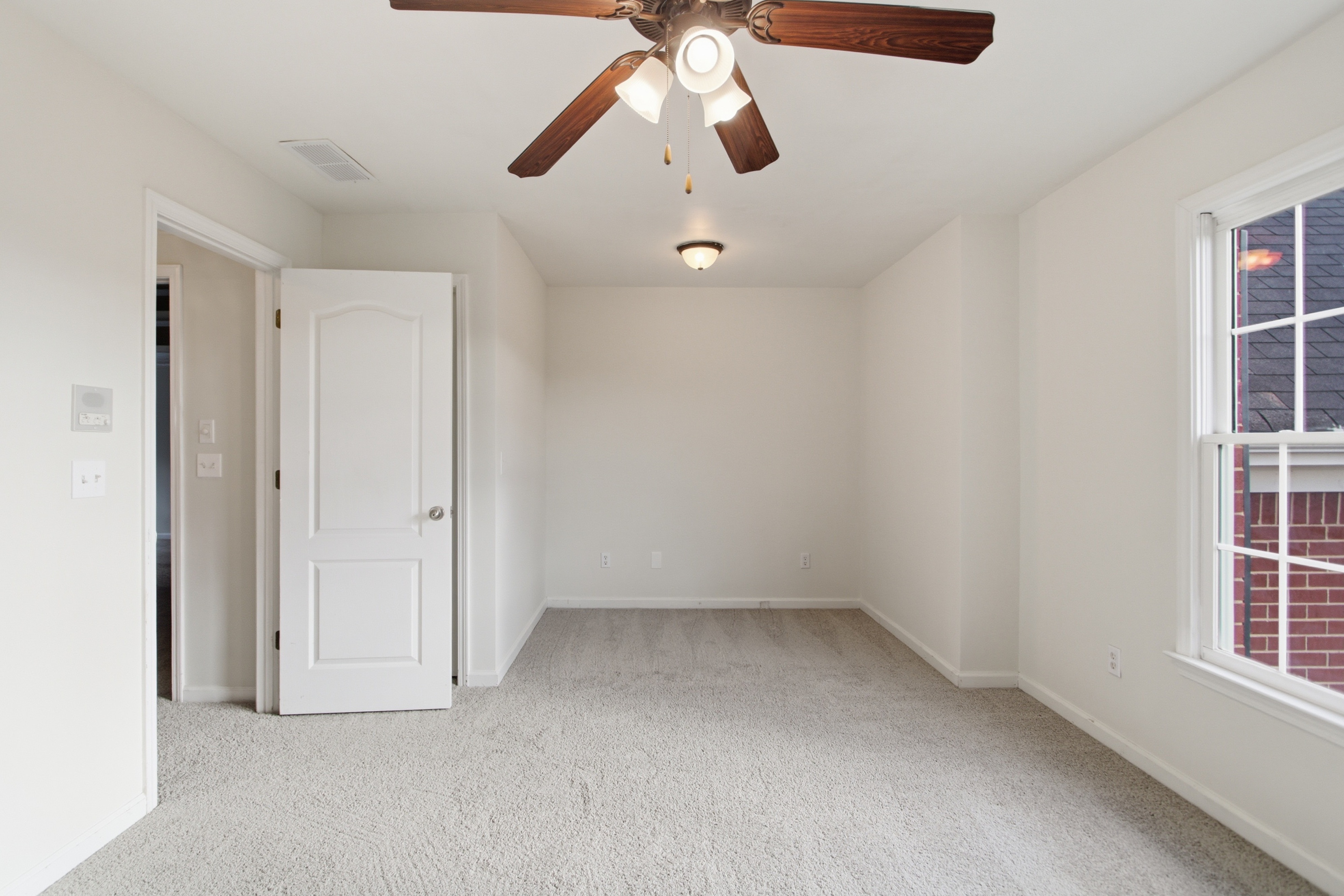Photo 31 of 61 of 1028 River Forest Pt, Lawrenceville, GA