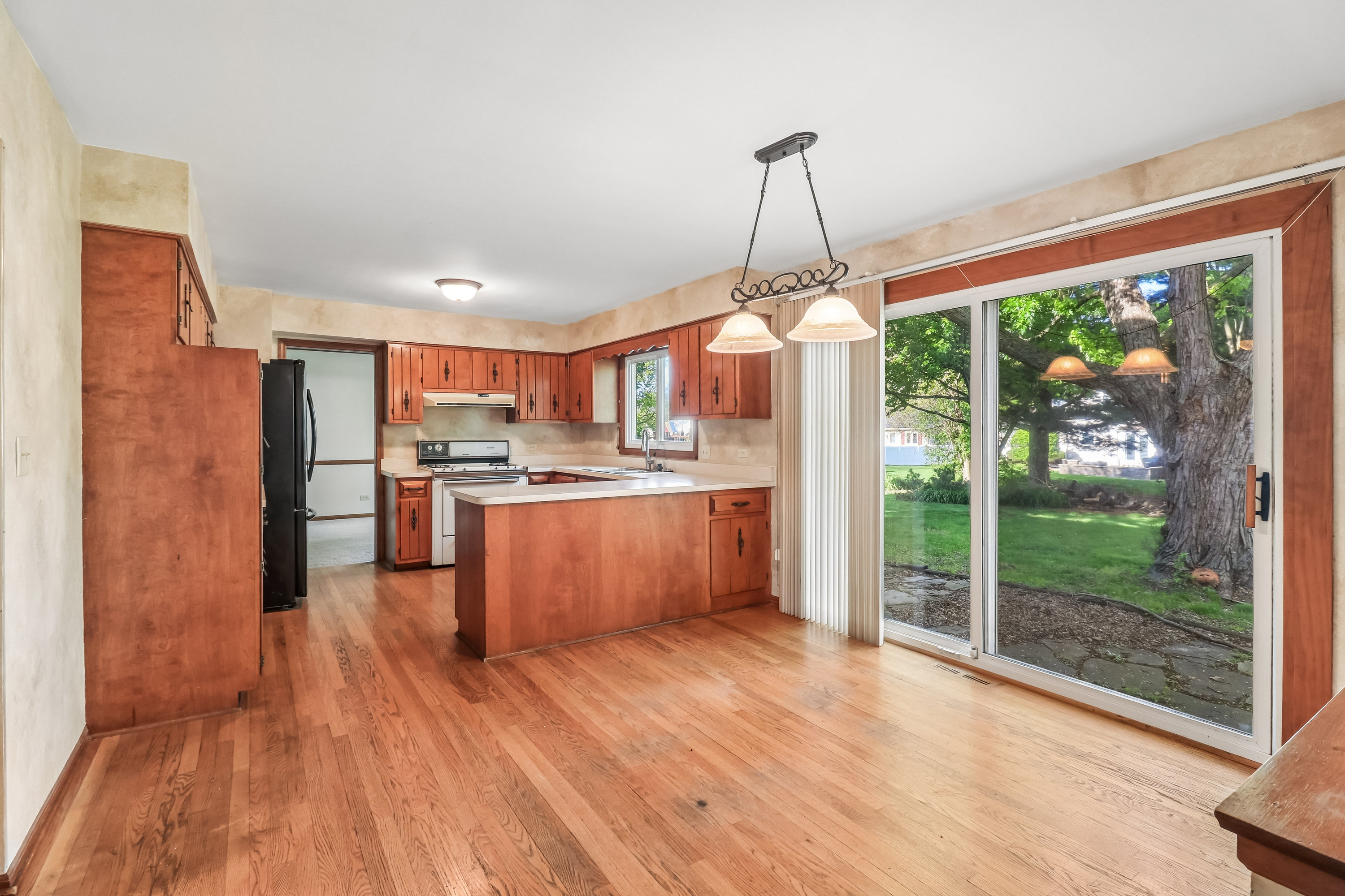 Photo 33 of 41 of 733 Buttonwood Cir, Naperville, IL