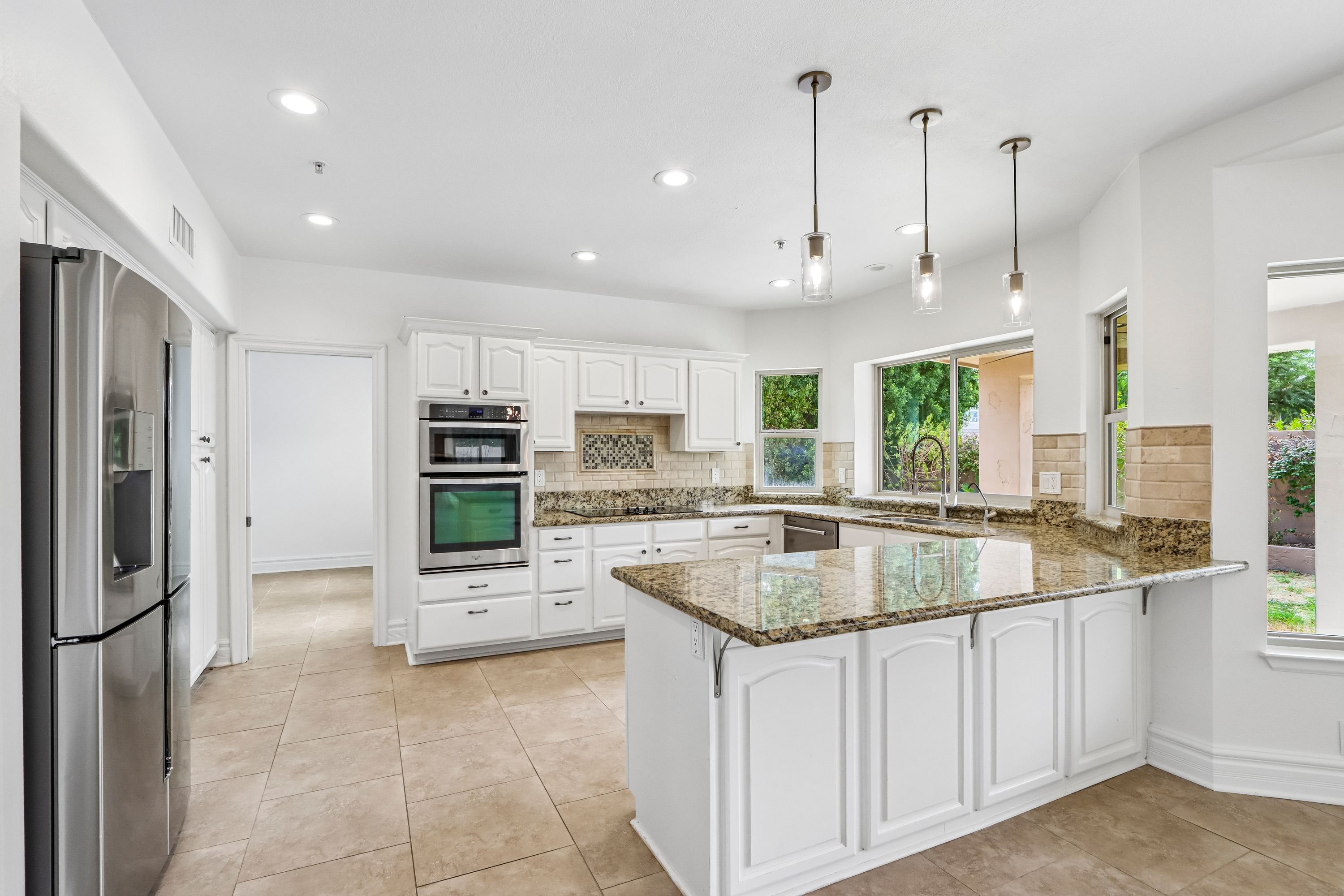Photo 2 of 33 of 9153 E Palm Tree Dr, Scottsdale, AZ