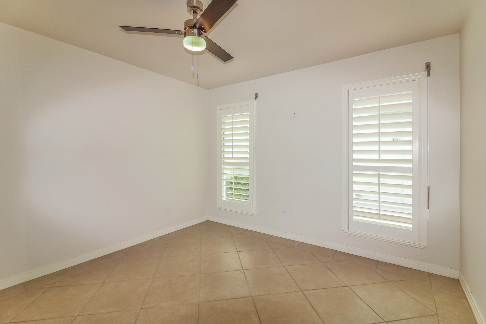 Photo 16 of 21 of 133 Sea Breeze Dr, Aransas Pass, TX
