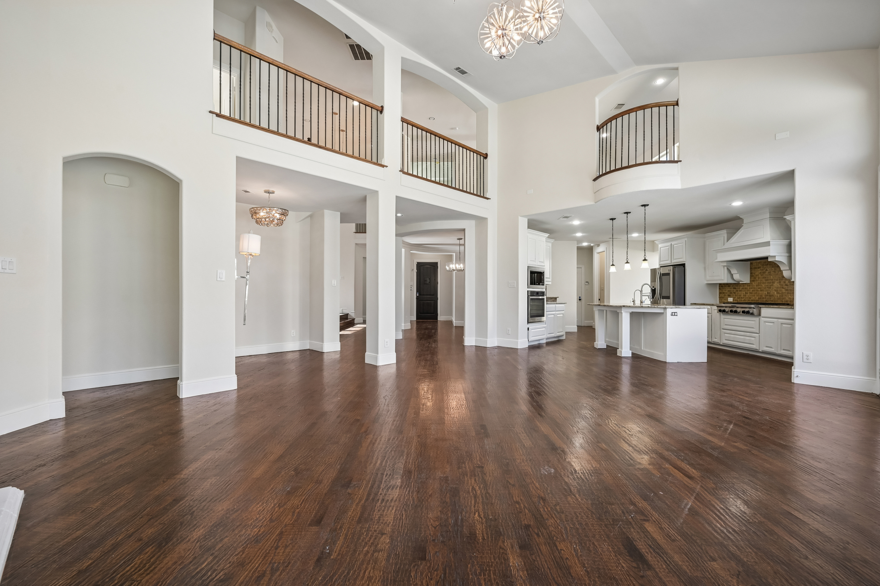 Photo 10 of 36 of 2156 Alcove Dr, Frisco, TX