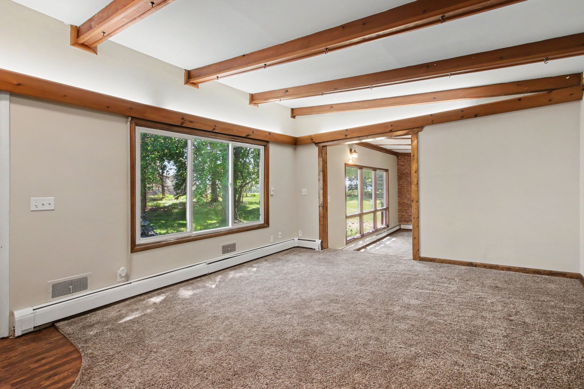 Photo 6 of 23 of 7800 W Sharpe Rd, Fowlerville, MI