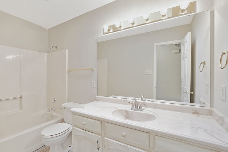 Photo 21 of 25 - 6204 Avanti Dr, Arlington, TX 76001