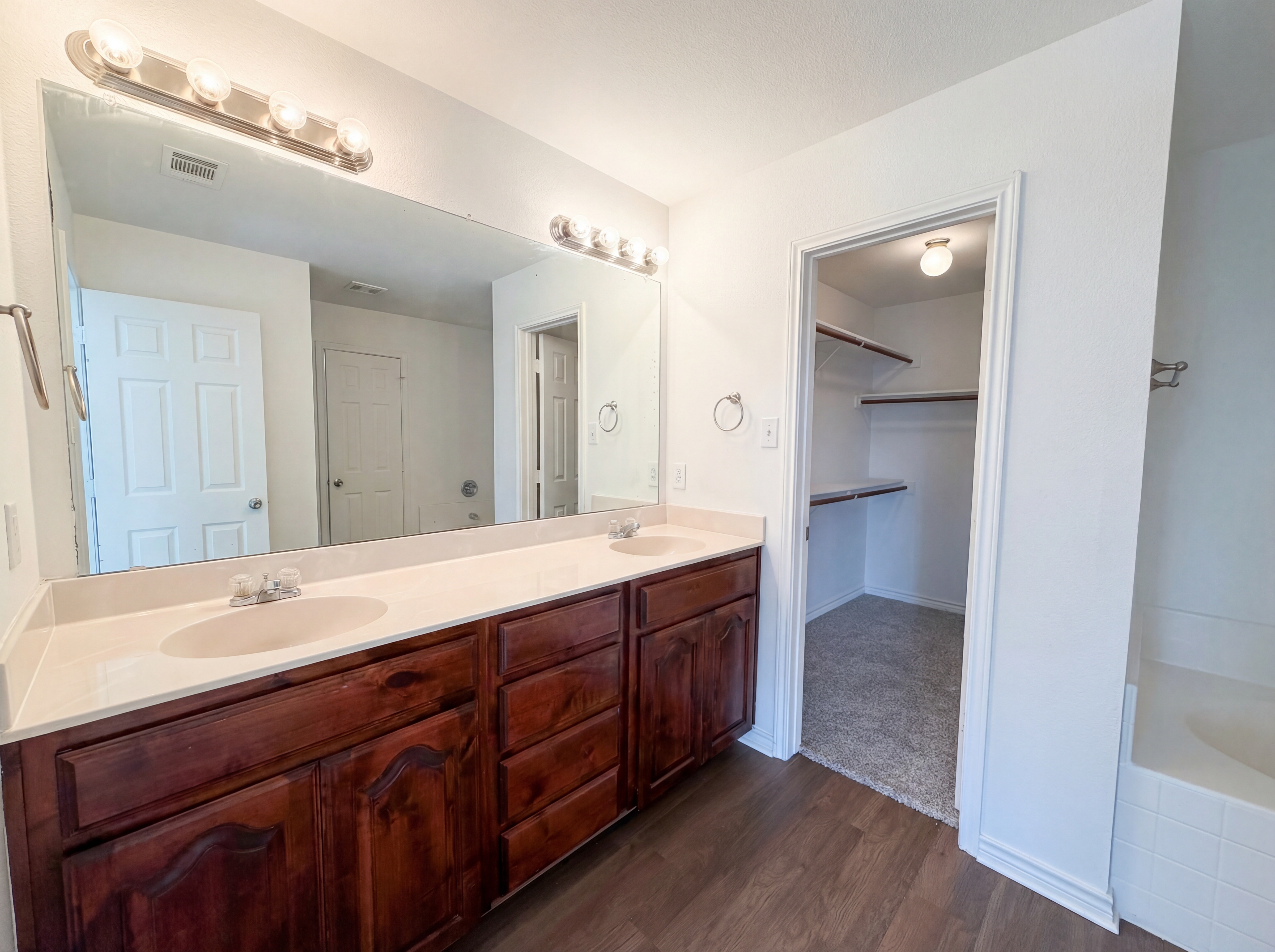 Photo 14 of 20 of 1200 Boxwood Dr, Crowley, TX
