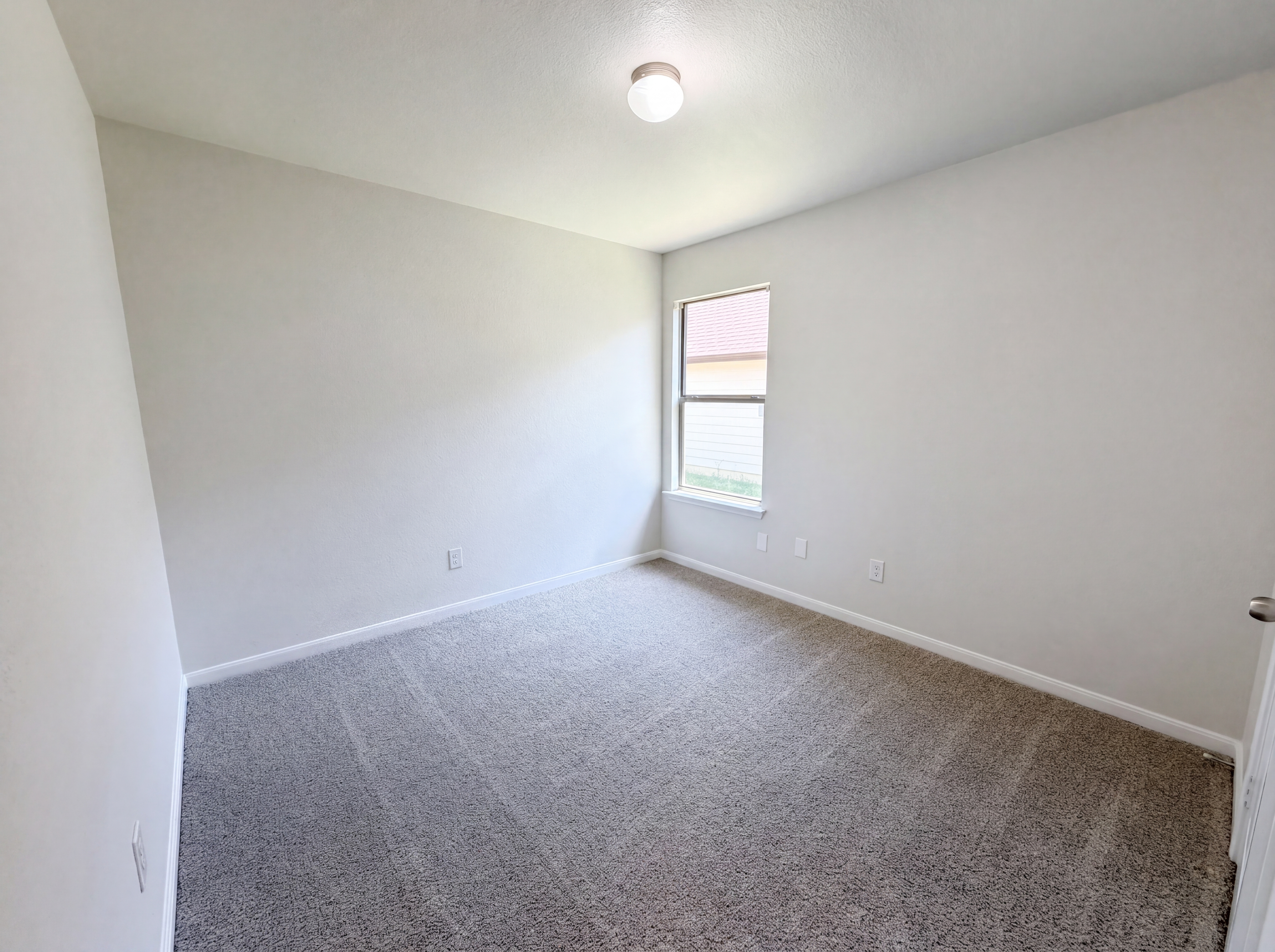 Photo 13 of 18 of 2824 Saint Bernard Dr, Dallas, TX