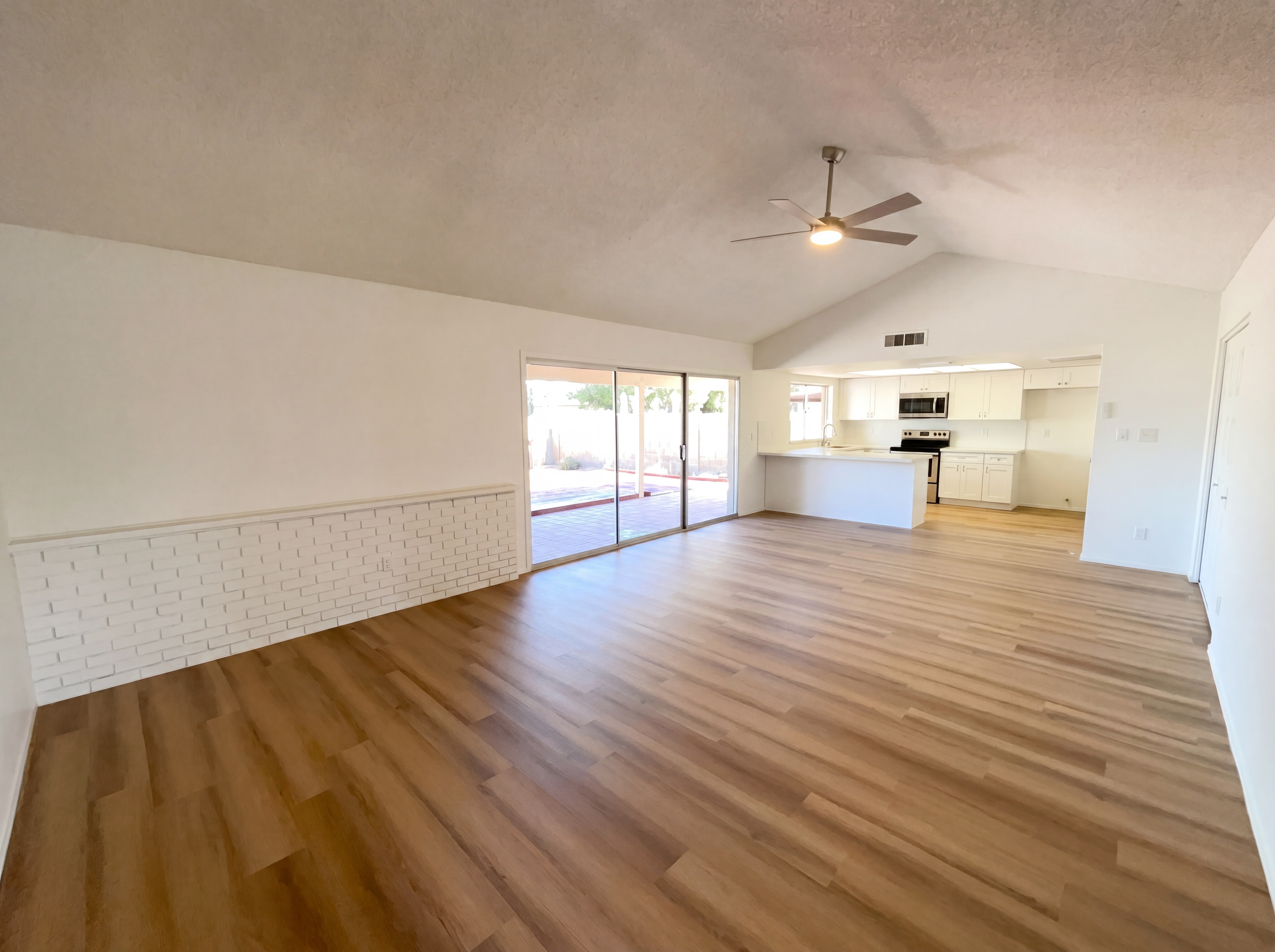 Photo 3 of 28 of 2219 S Estrella Cir, Mesa, AZ