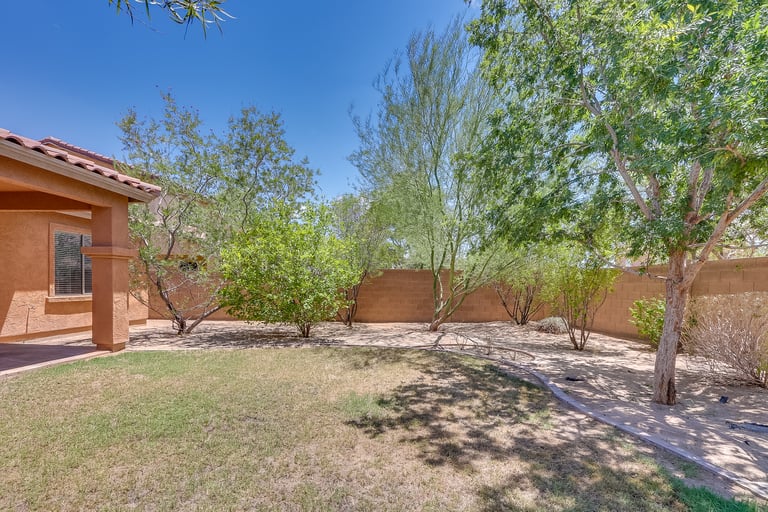 Photo 4 of 19 - 3507 S 80th Ave, Phoenix, AZ 85043