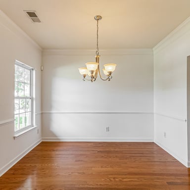 Property photo 3 of 1019 Sterling Ln