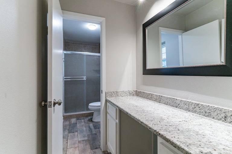 Photo 20 of 21 - 700 NW Barbara Ln, Burleson, TX 76028