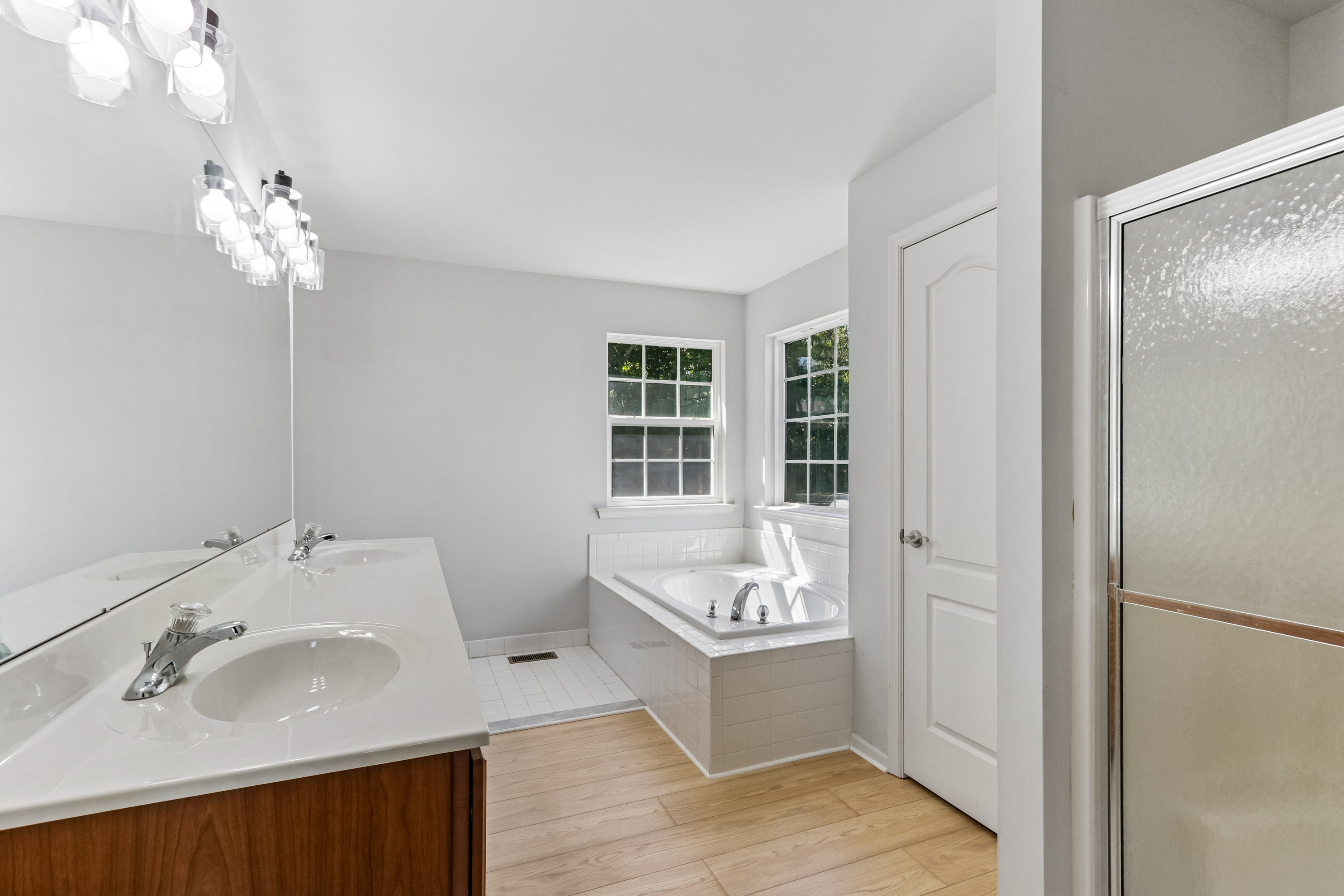 Photo 6 of 56 of 7 Longfellow Ln, Hainesport, NJ