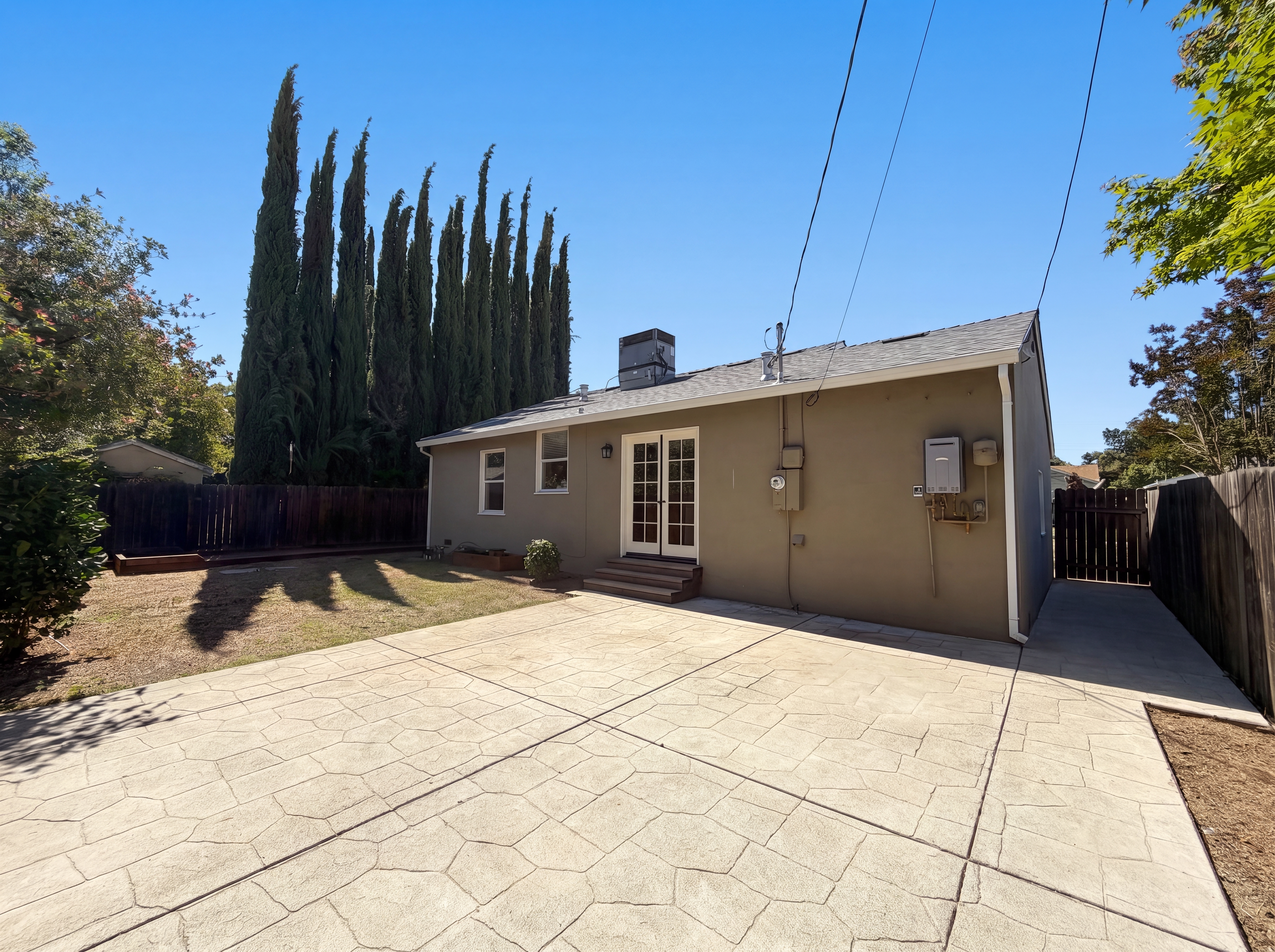 Photo 5 of 29 of 6015 12th Ave, Sacramento, CA