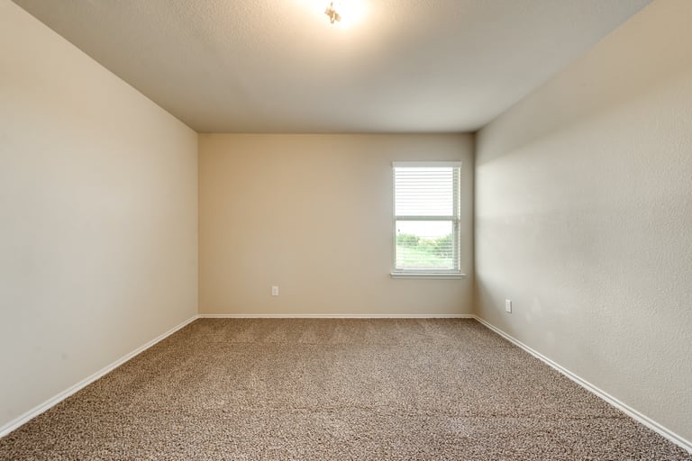 Photo 17 of 26 - 1409 N Houston St, Royse City, TX 75189