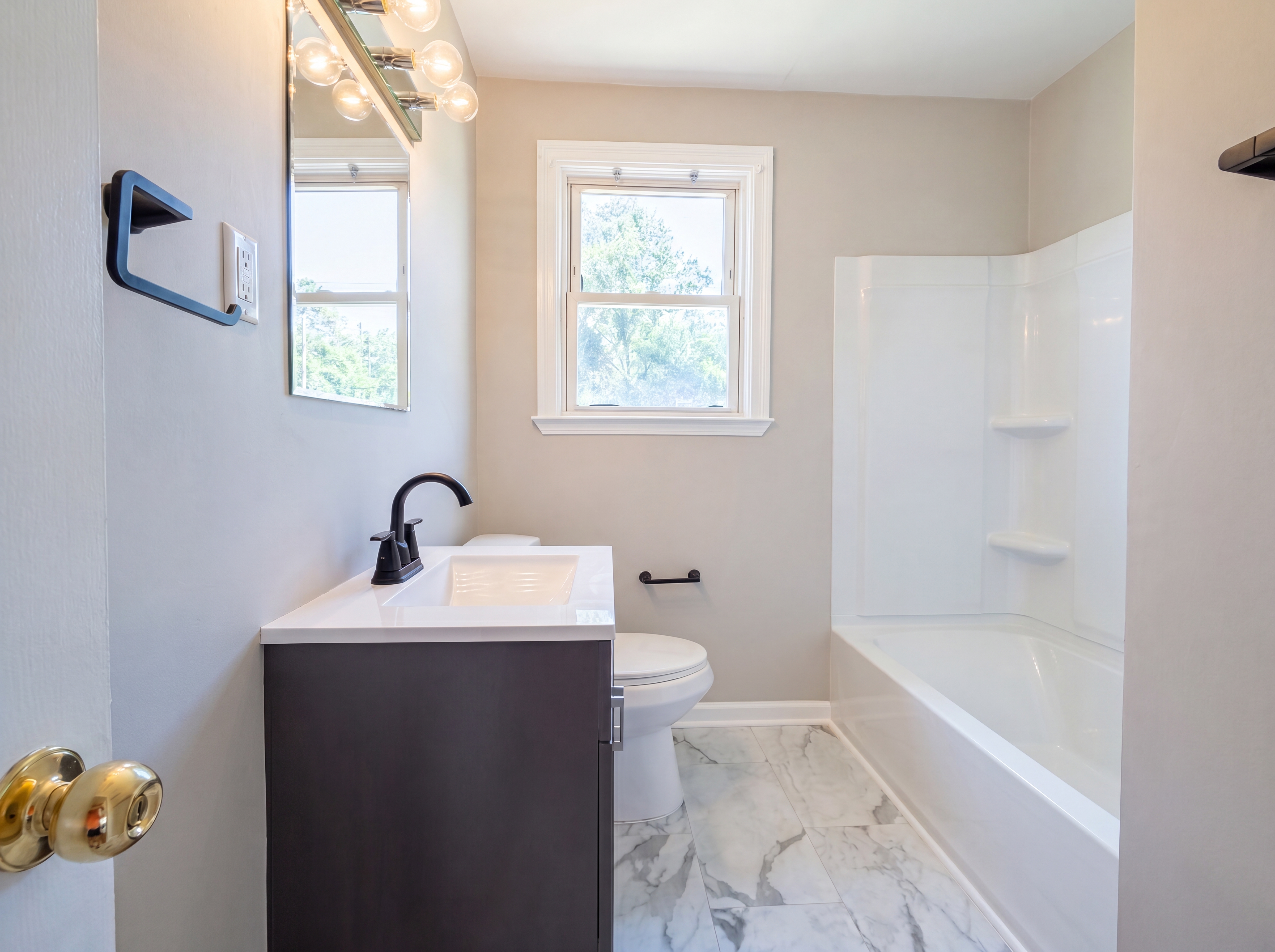 Photo 14 of 20 of 3006 Hilldale Rd, West Columbia, SC