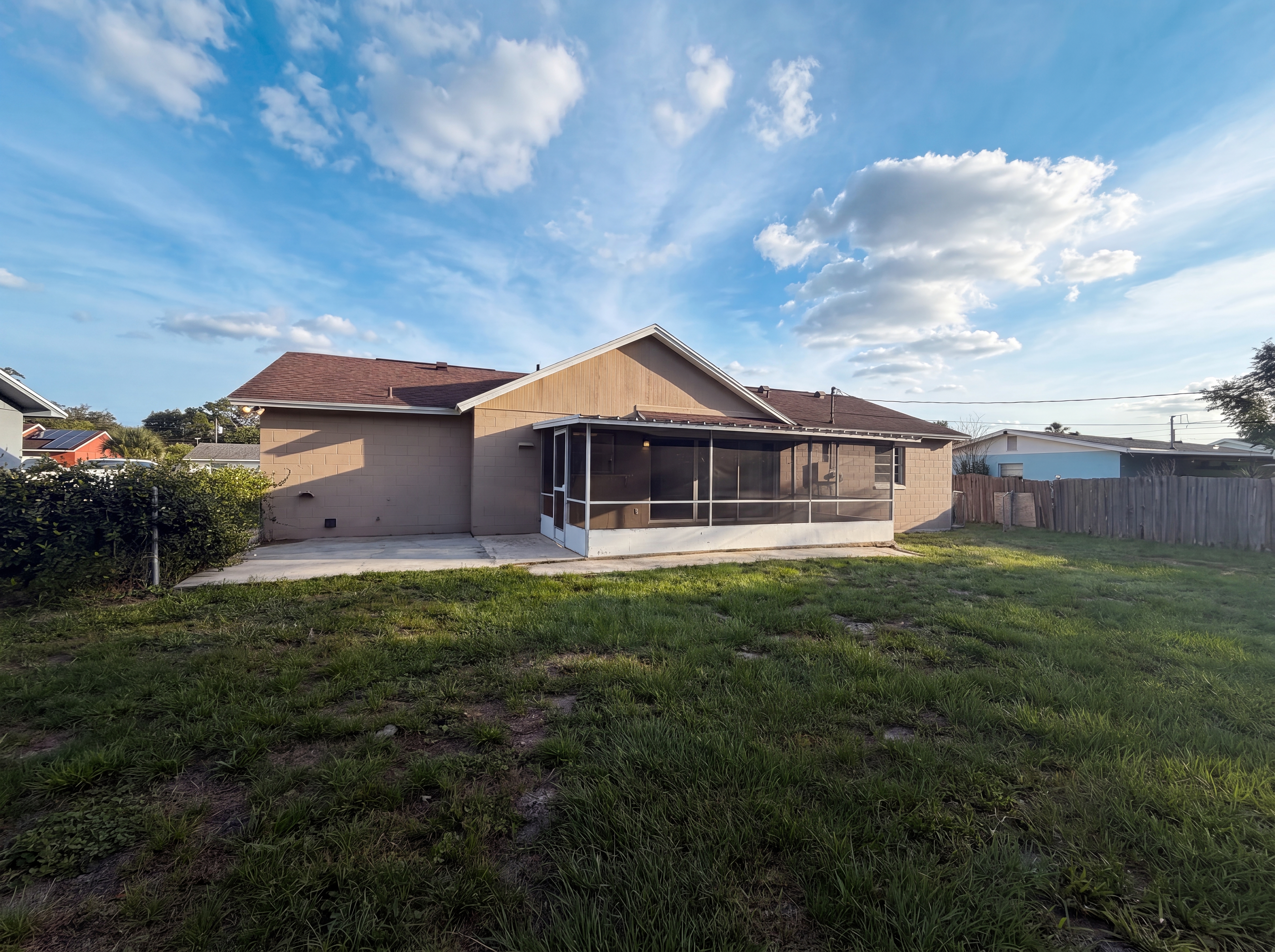 Photo 5 of 22 of 880 Fruitland Dr, Deltona, FL