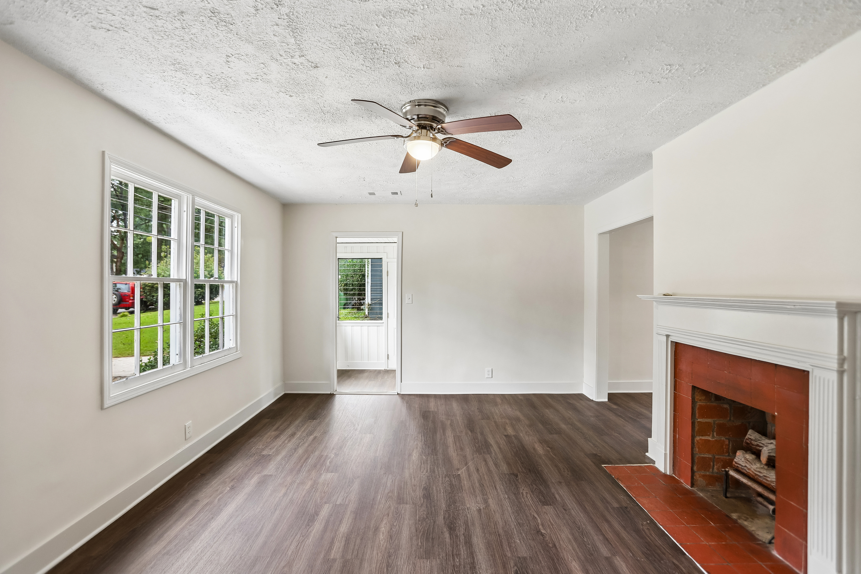 Photo 9 of 53 of 1330 Lynford Dr SW, Atlanta, GA