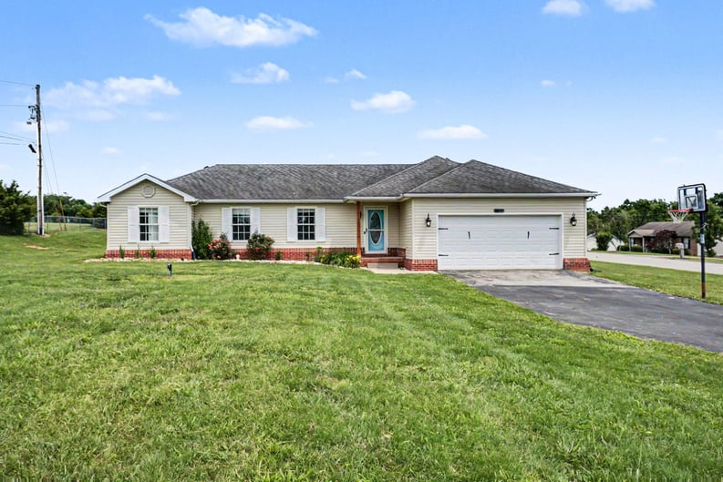 Property photo 1 of 263 Creekwood Dr