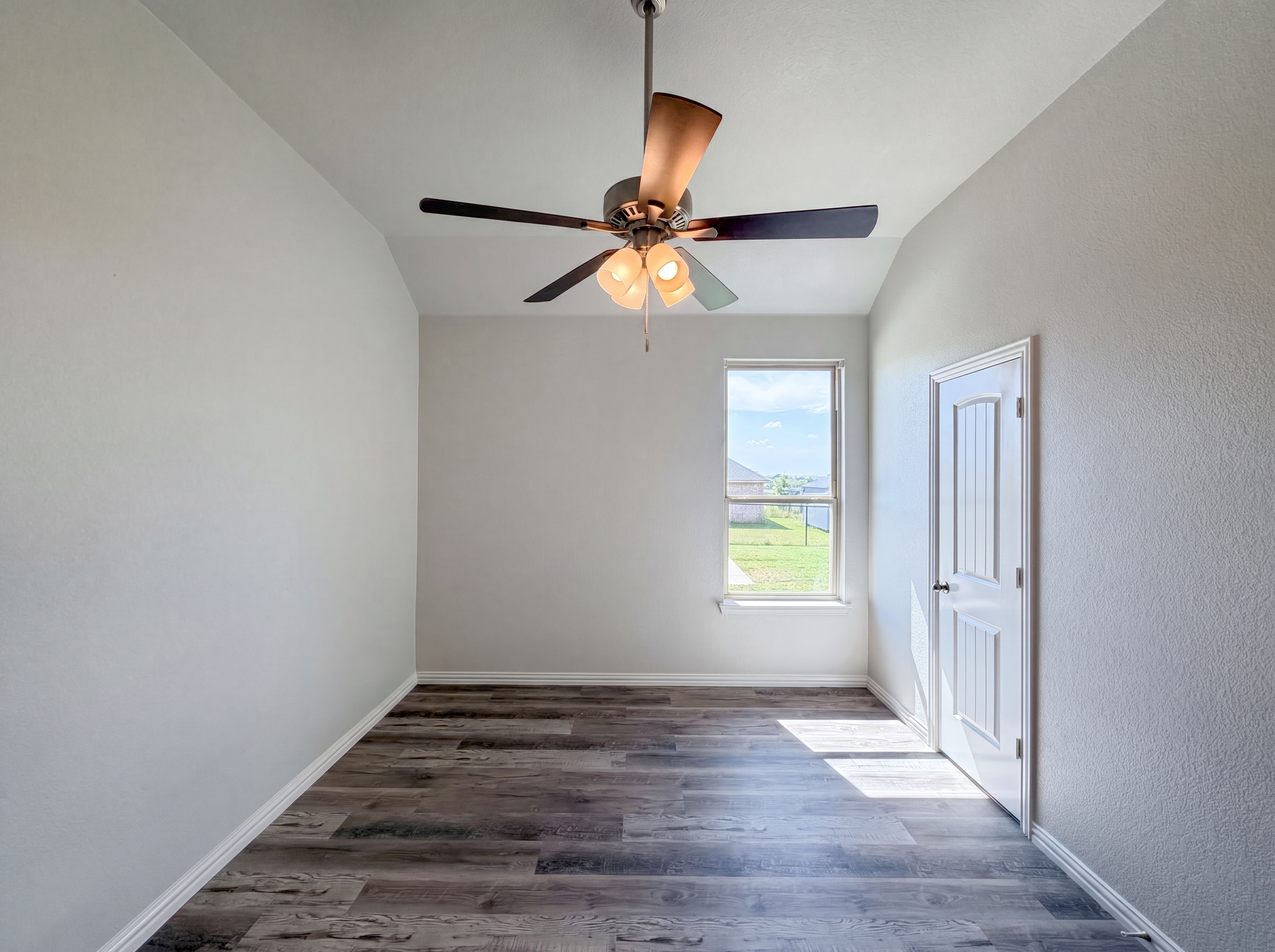 Photo 15 of 26 of 13904 Prairie Vista Ln, Ponder, TX