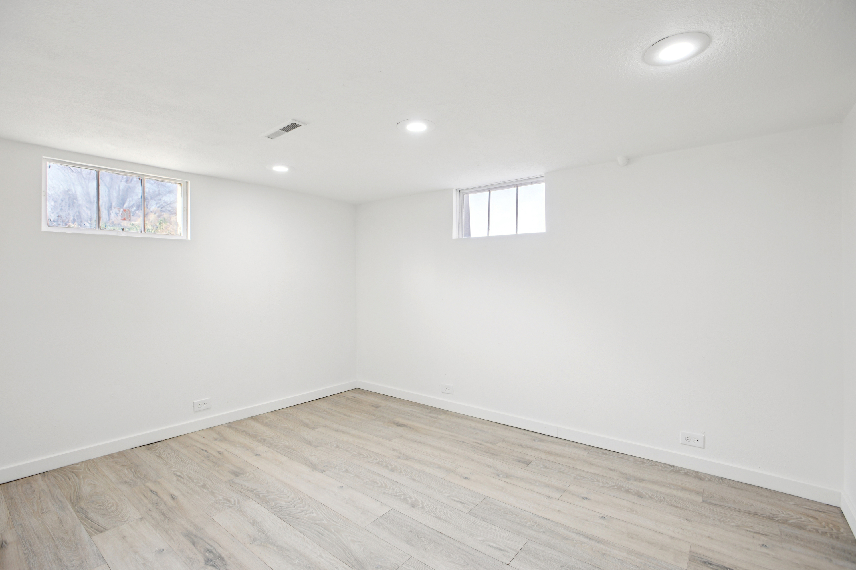 Photo 17 of 26 of 579 S 400 W, Brigham City, UT