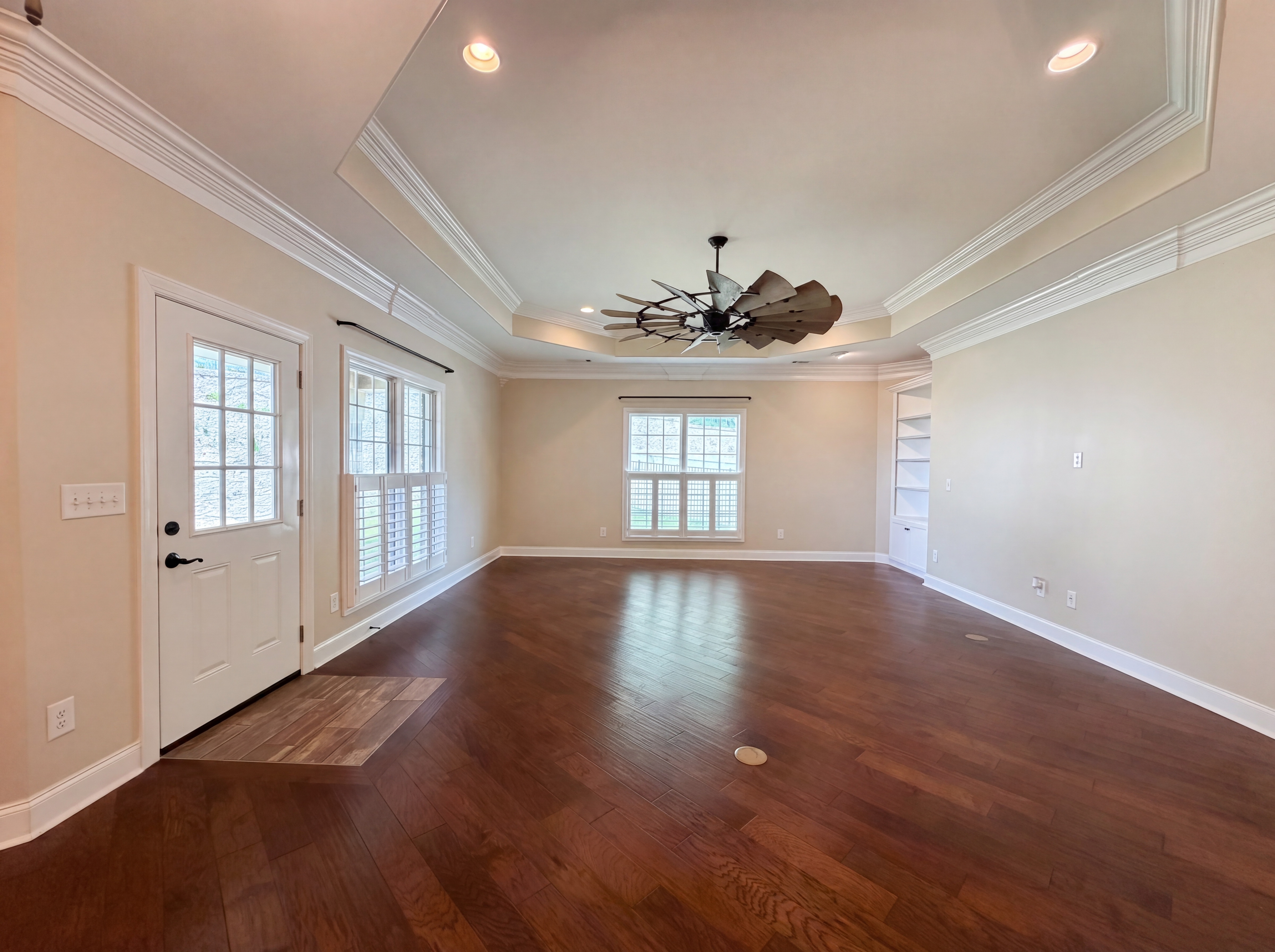 Photo 10 of 27 of 7009 Whisperwood Ave, Spring Hill, TN