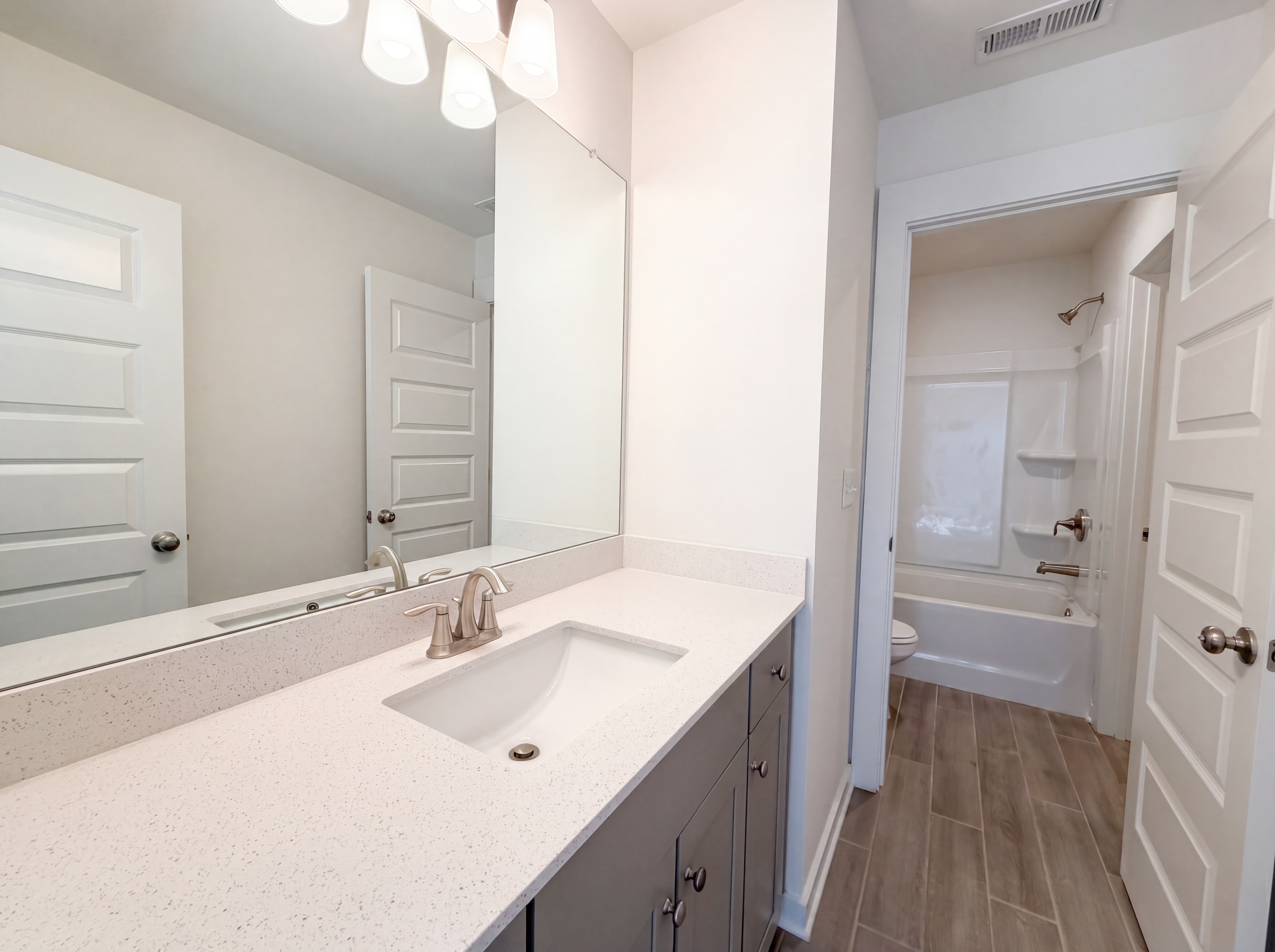 Photo 18 of 31 of 3372 Vinemont Dr, Thompsons Station, TN