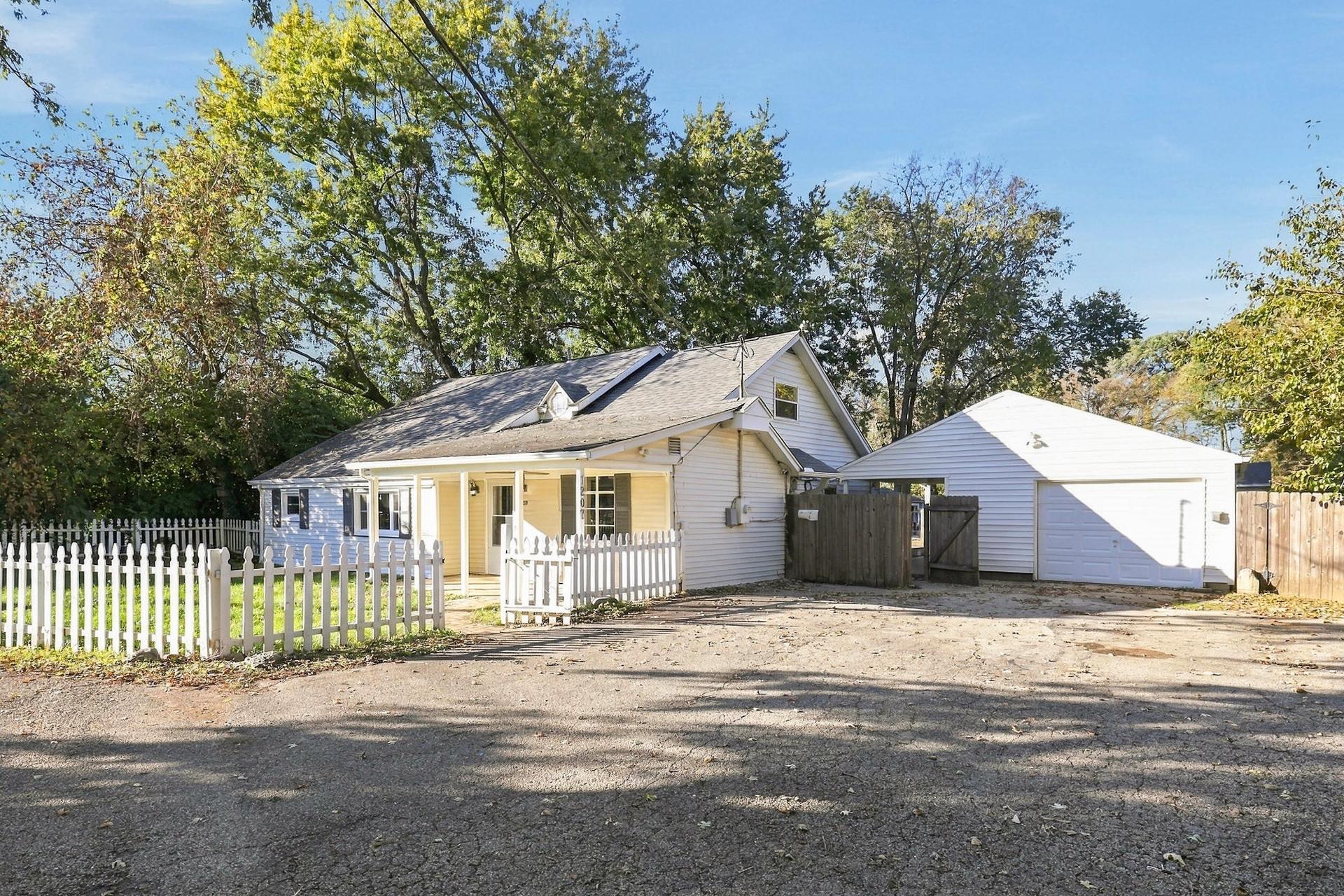 Photo 19 of 21 of 1207 W Spring Valley Pike, Dayton, OH