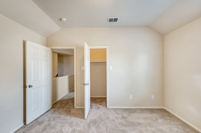 Photo 25 of 28 - 6035 Cedar Glen Dr, Grand Prairie, TX 75052