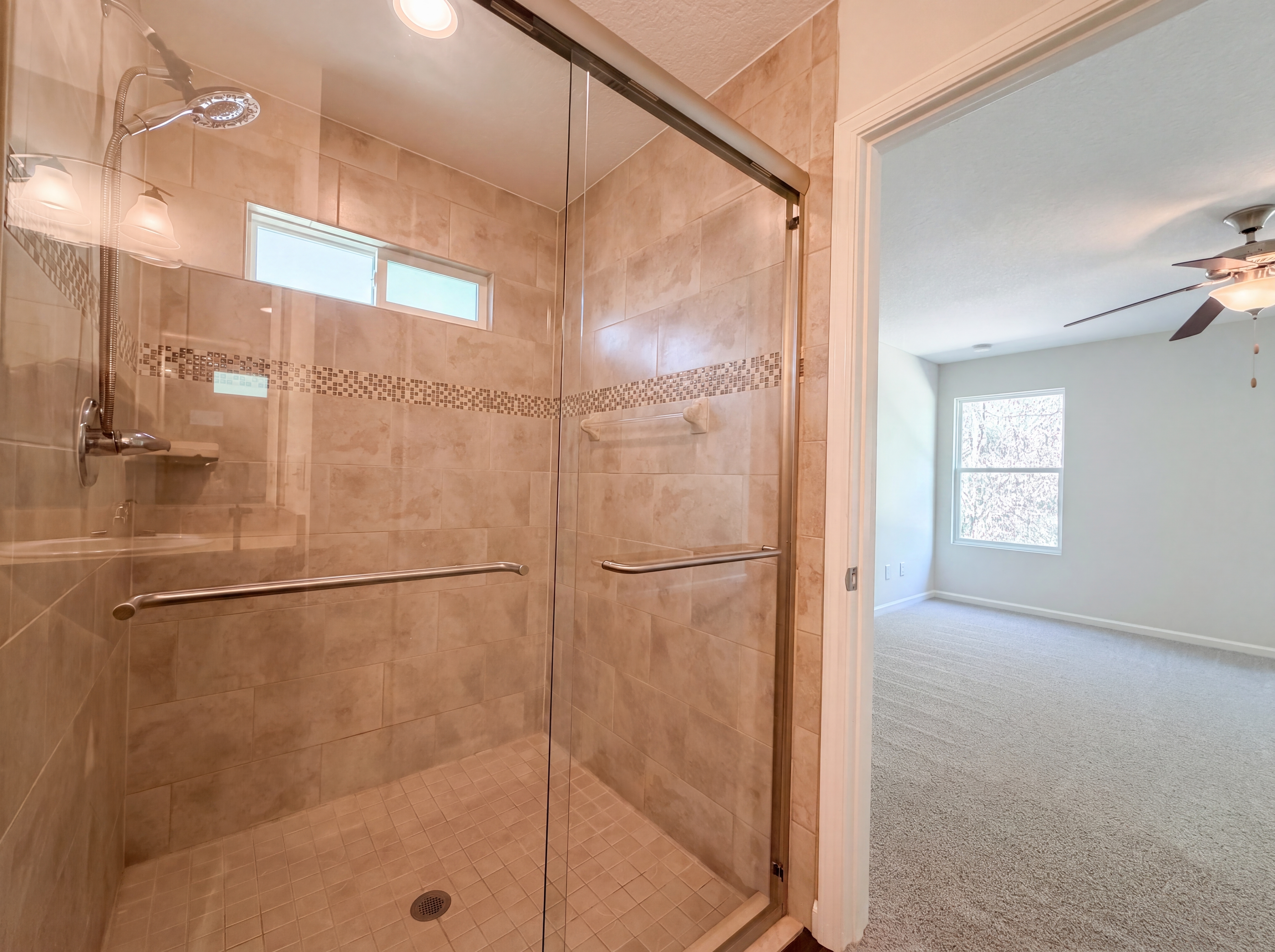 Photo 6 of 23 of 5925 Davon St, Jacksonville, FL