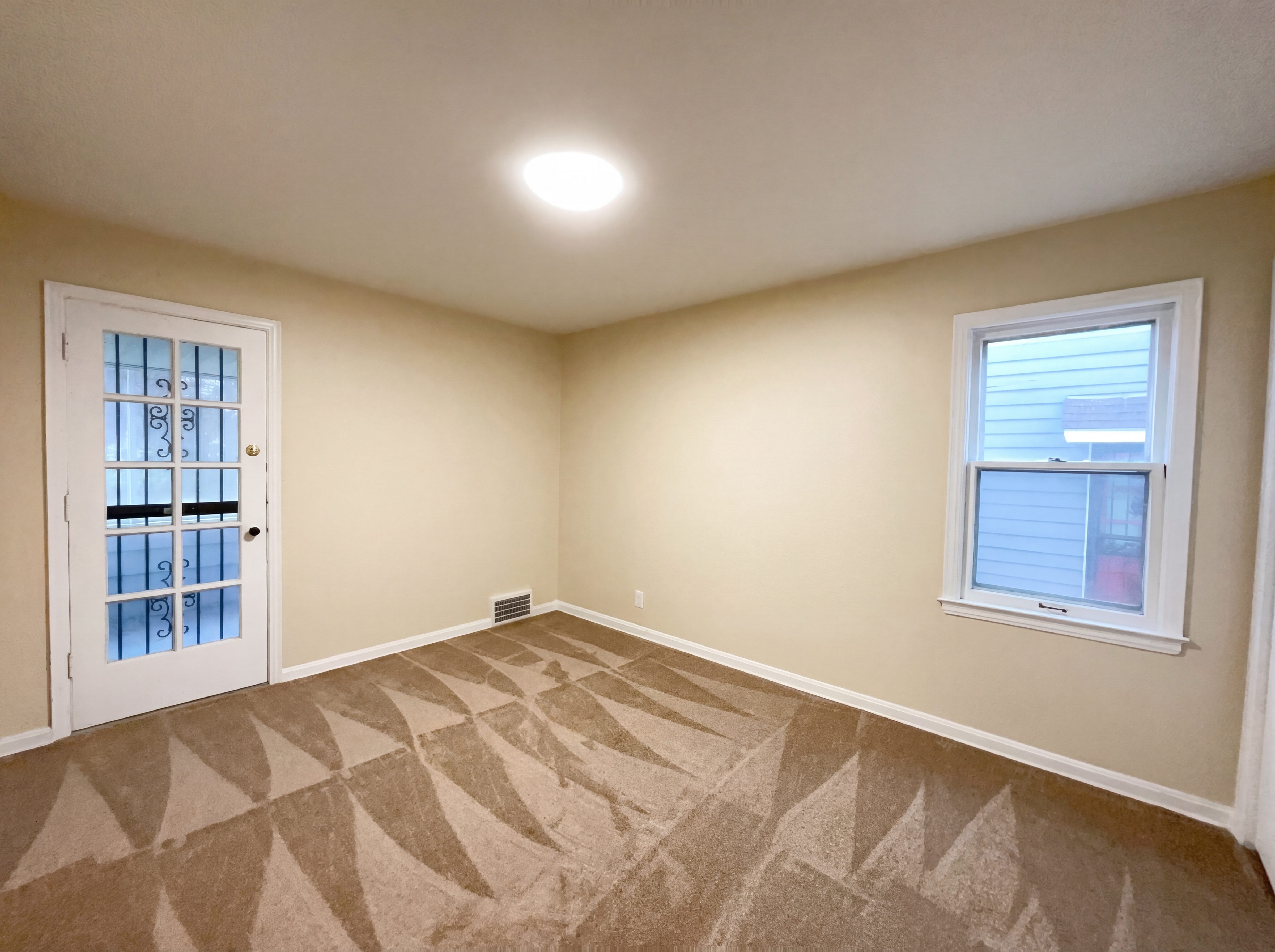 Photo 13 of 23 of 20511 Balfour Rd, Warrensville Heights, OH