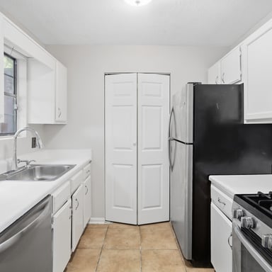 Property photo 2 of 6977 Flagstone Dr